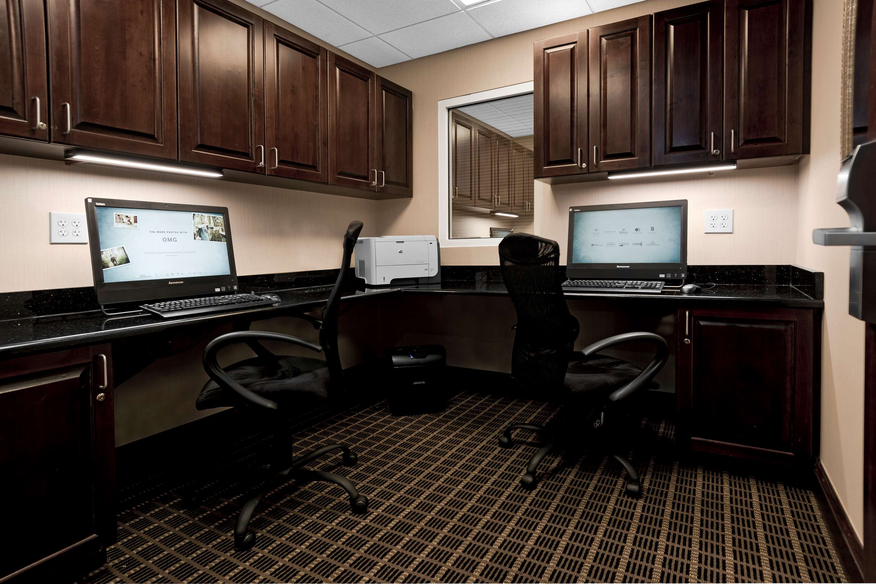 Business Center | Hampton Inn Statesville