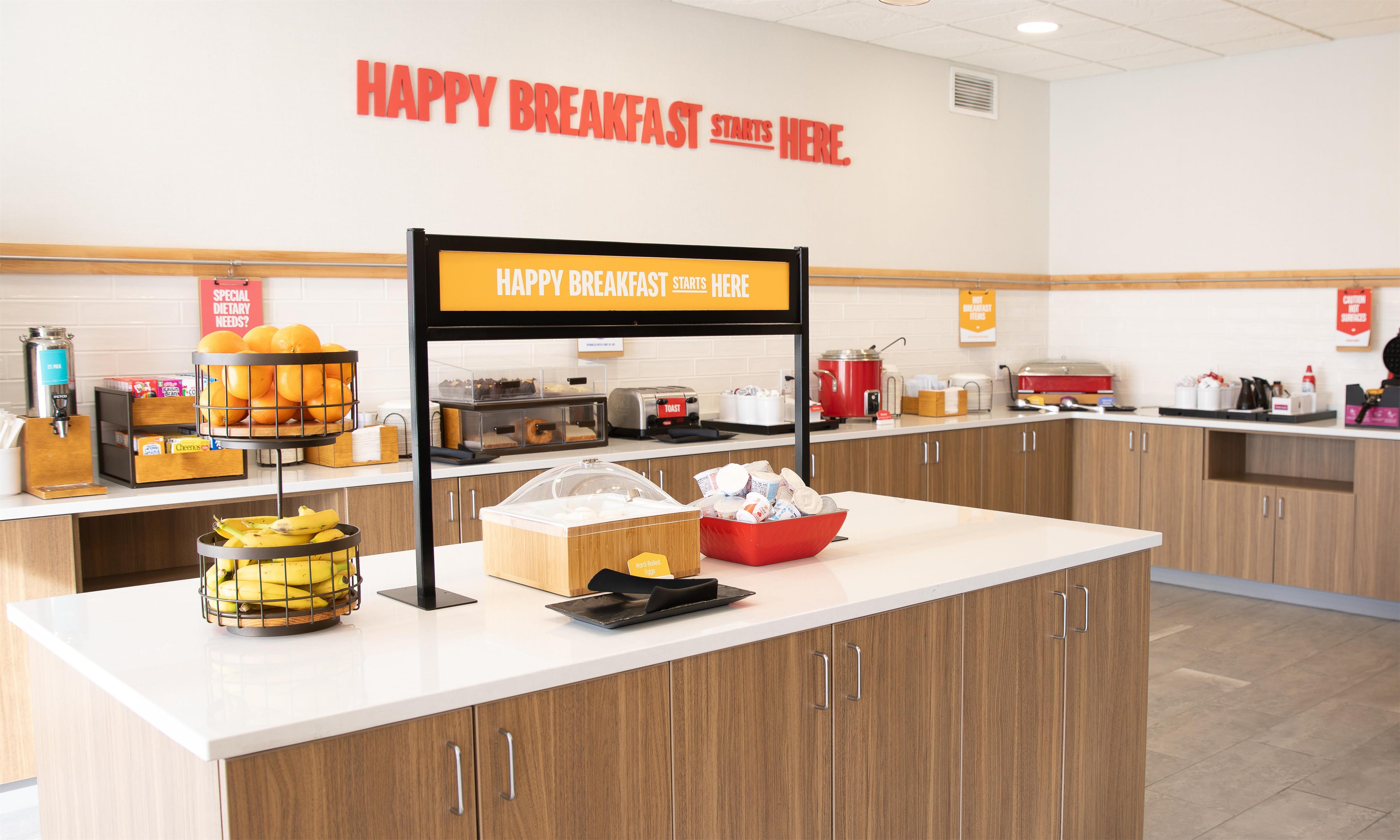 Breakfast Area | Hampton Inn Shrewsbury