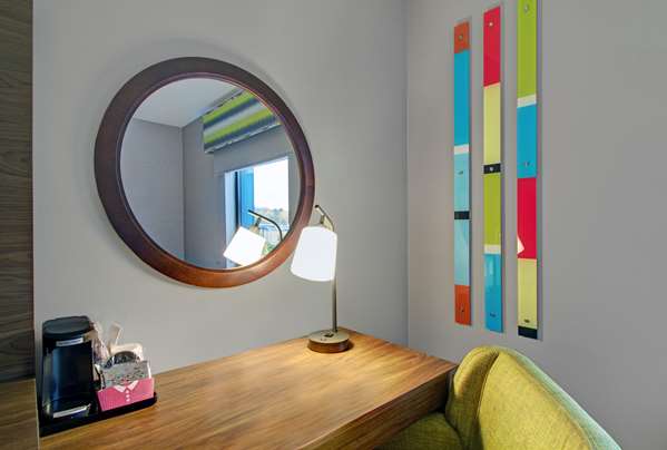  - Hampton Inn & Suites Syracuse - I-690, Exit 16S