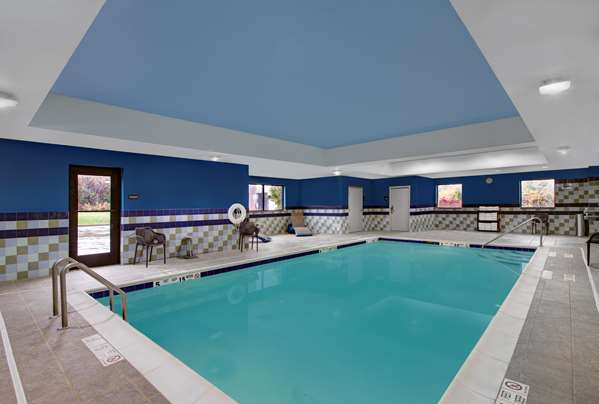 Pool - Hampton Inn & Suites Syracuse - I-690, Exit 16S