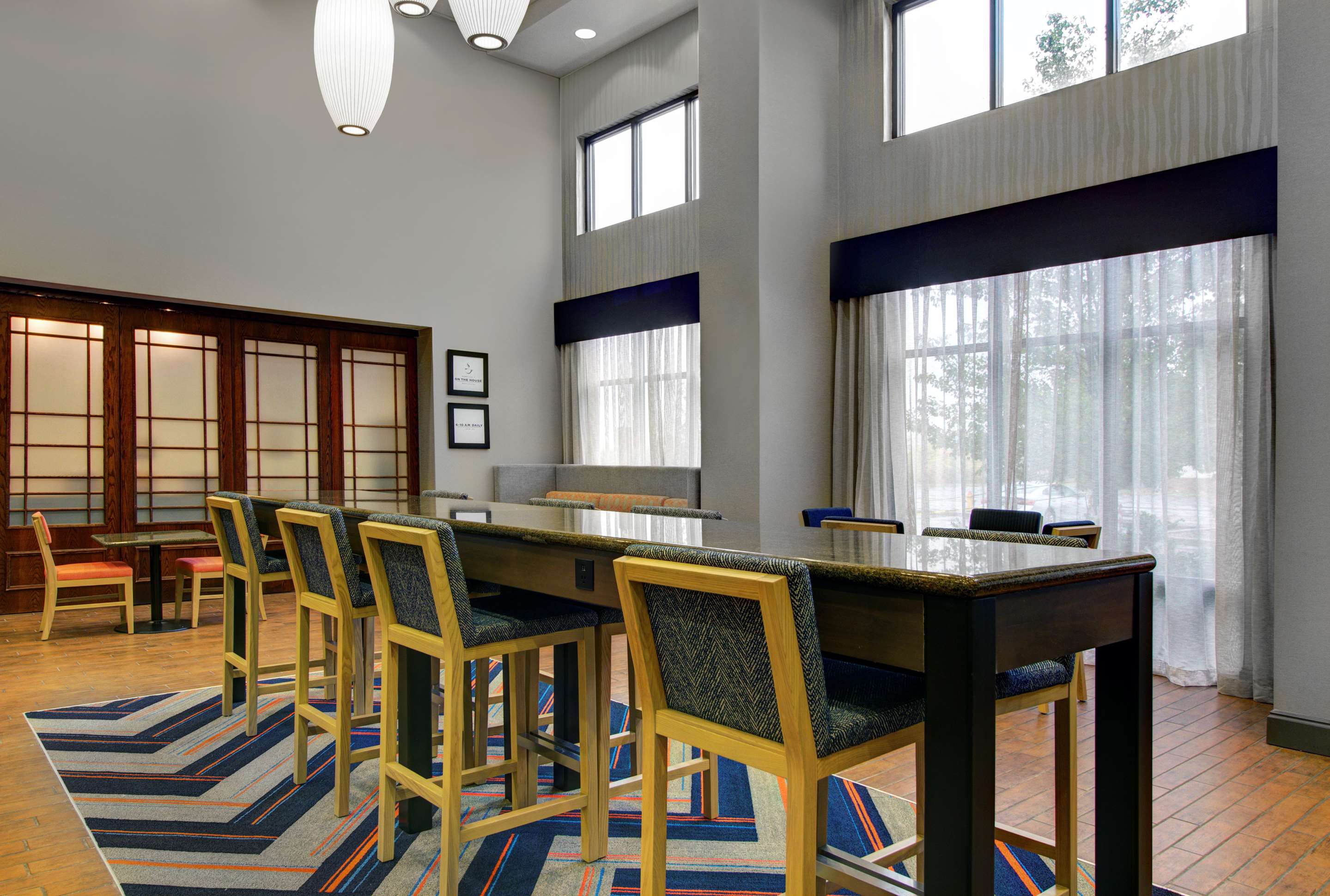 Lobby | Hampton Inn & Suites by Hilton Syracuse Dewitt
