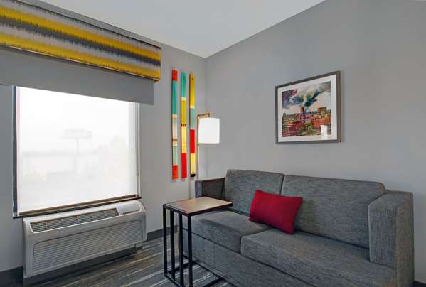  - Hampton Inn & Suites Syracuse - I-690, Exit 16S