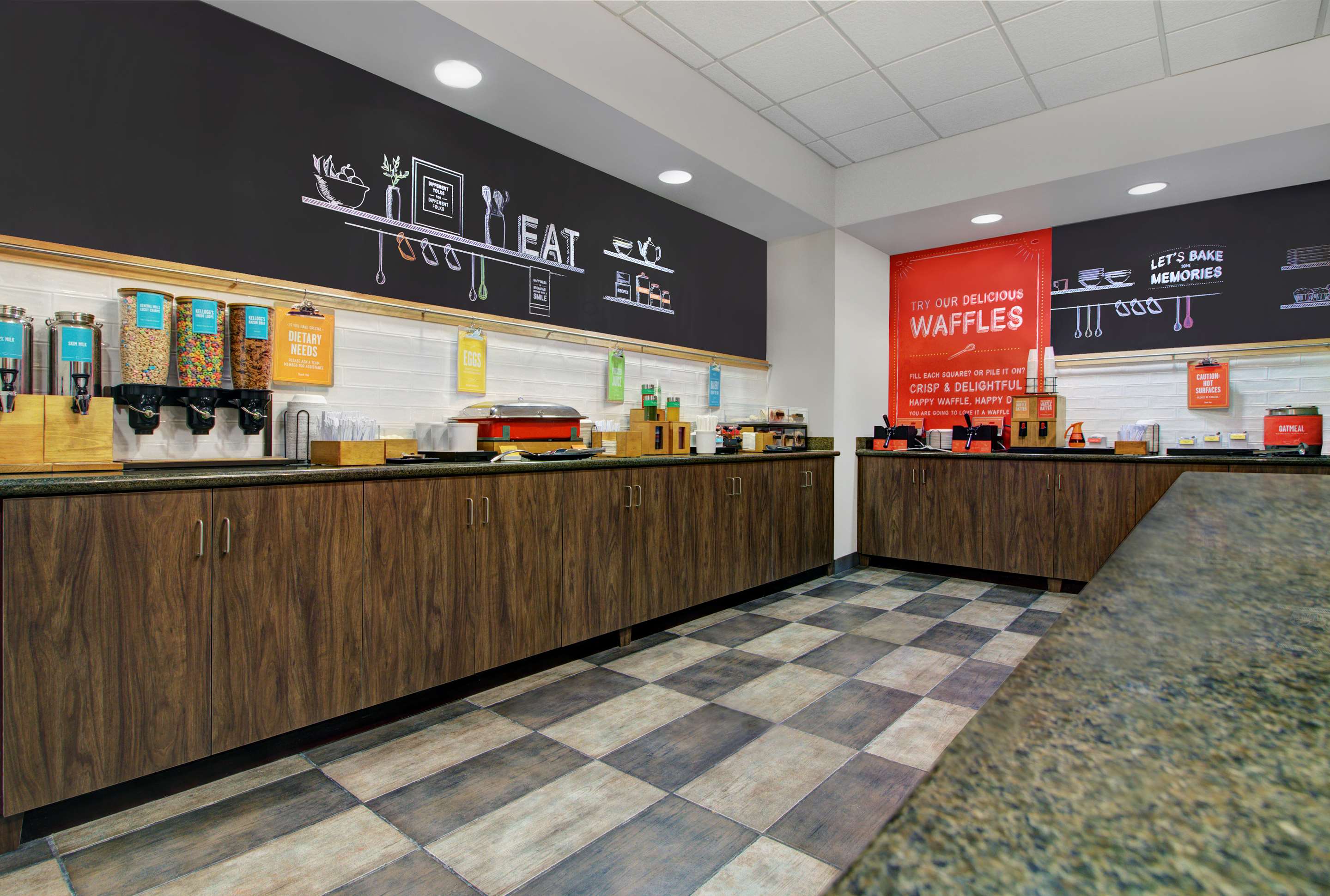 Breakfast Area | Hampton Inn & Suites by Hilton Syracuse Dewitt
