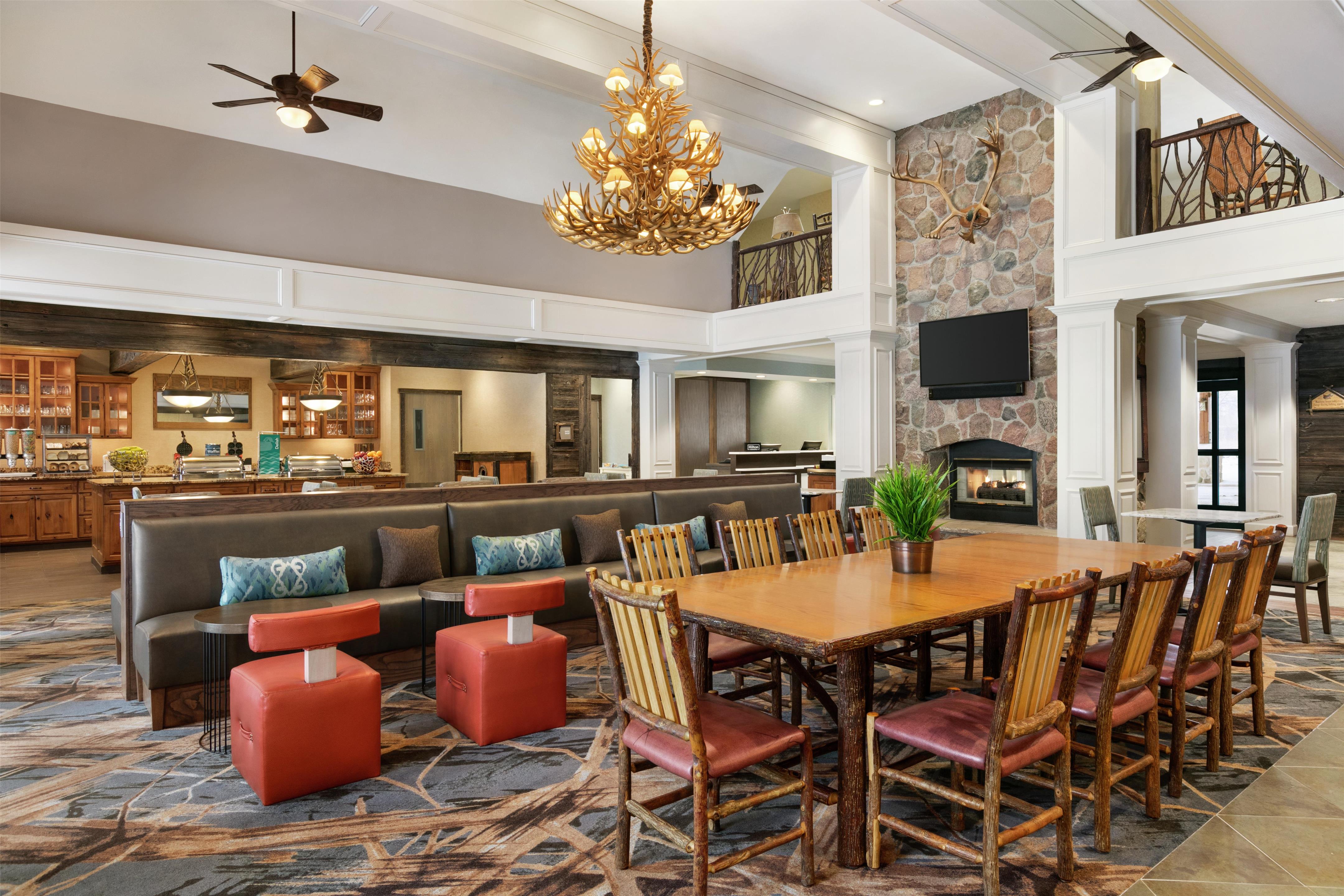Lobby | Homewood Suites by Hilton Syracuse/Liverpool