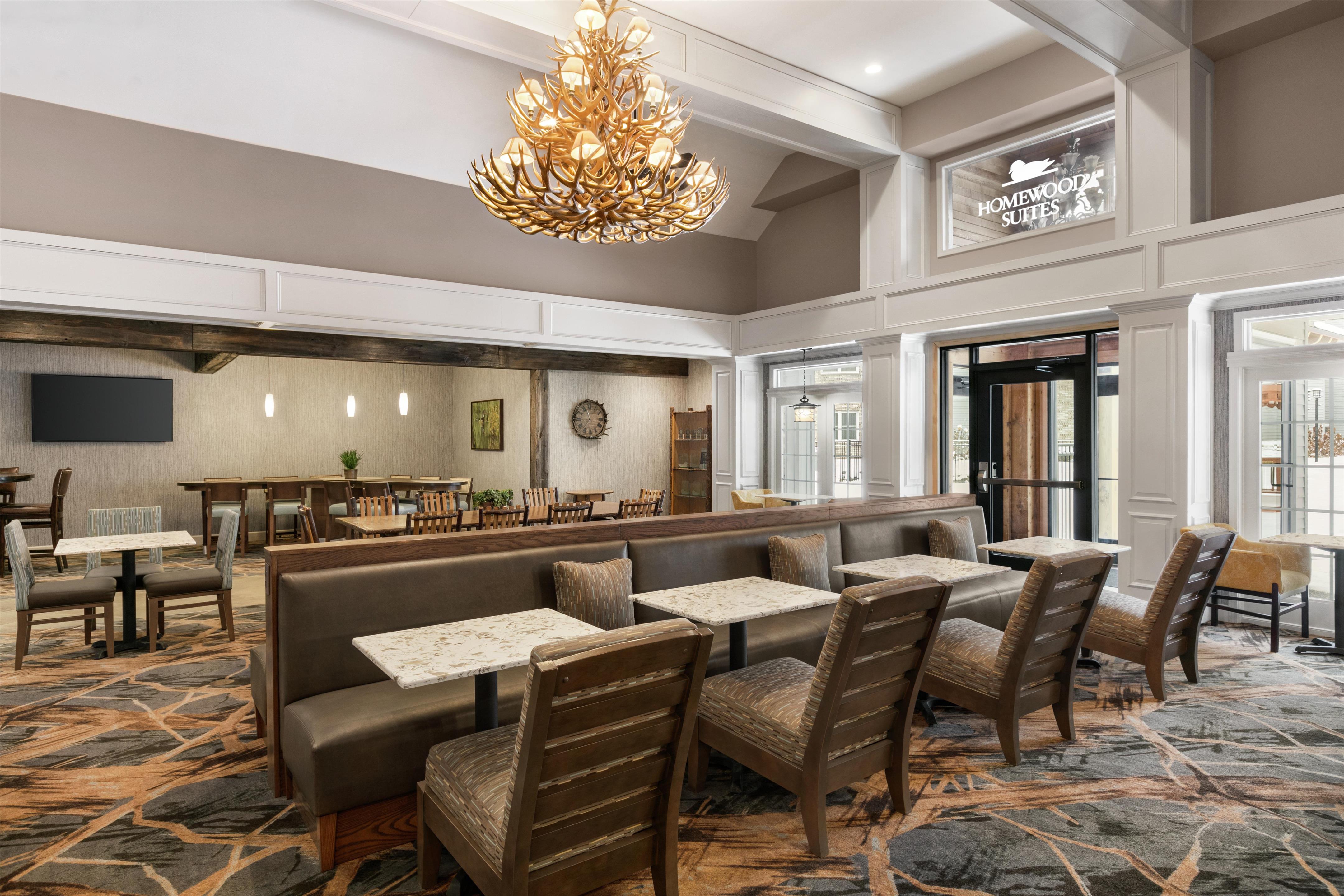 Lobby | Homewood Suites by Hilton Syracuse/Liverpool