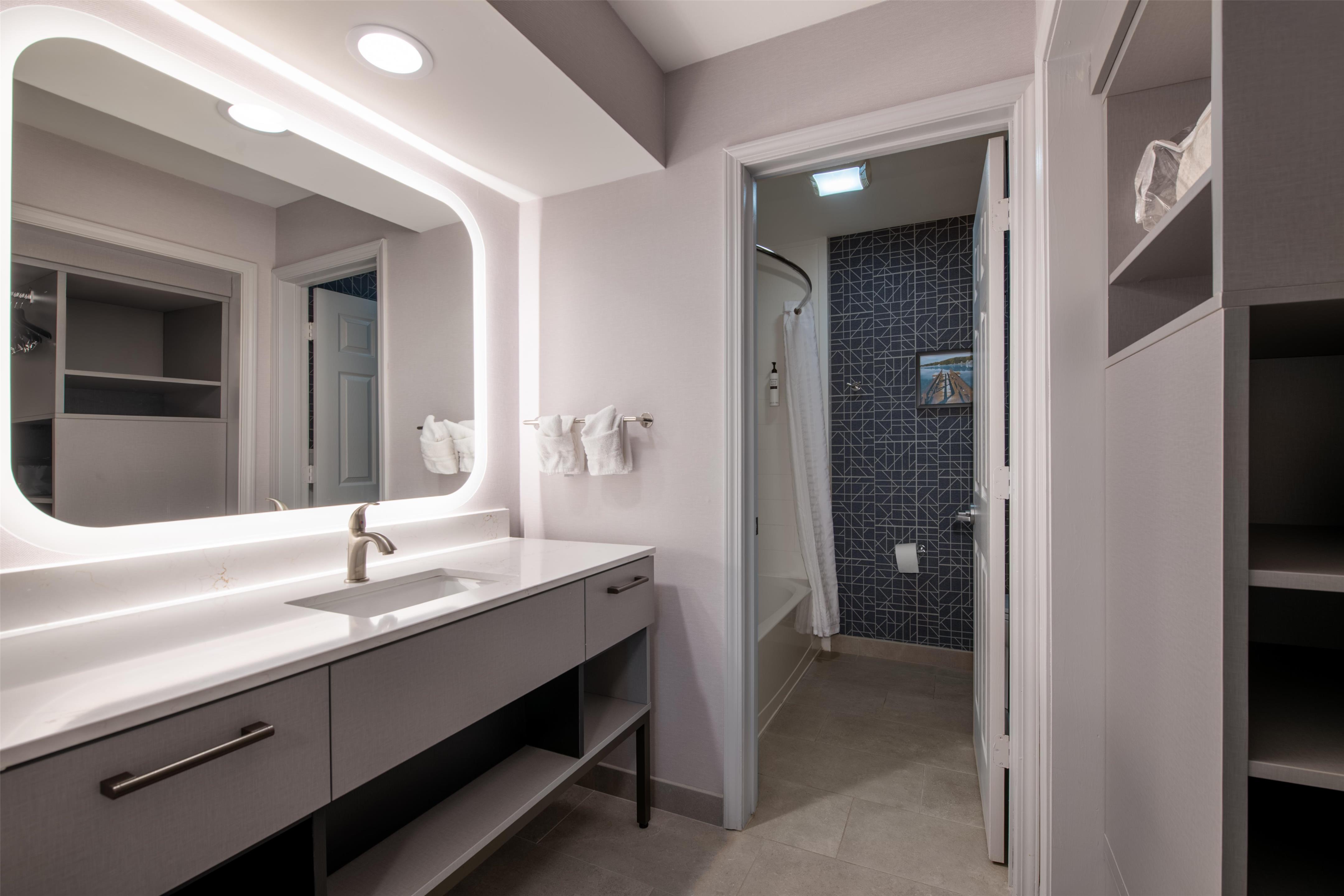 Guest room bath