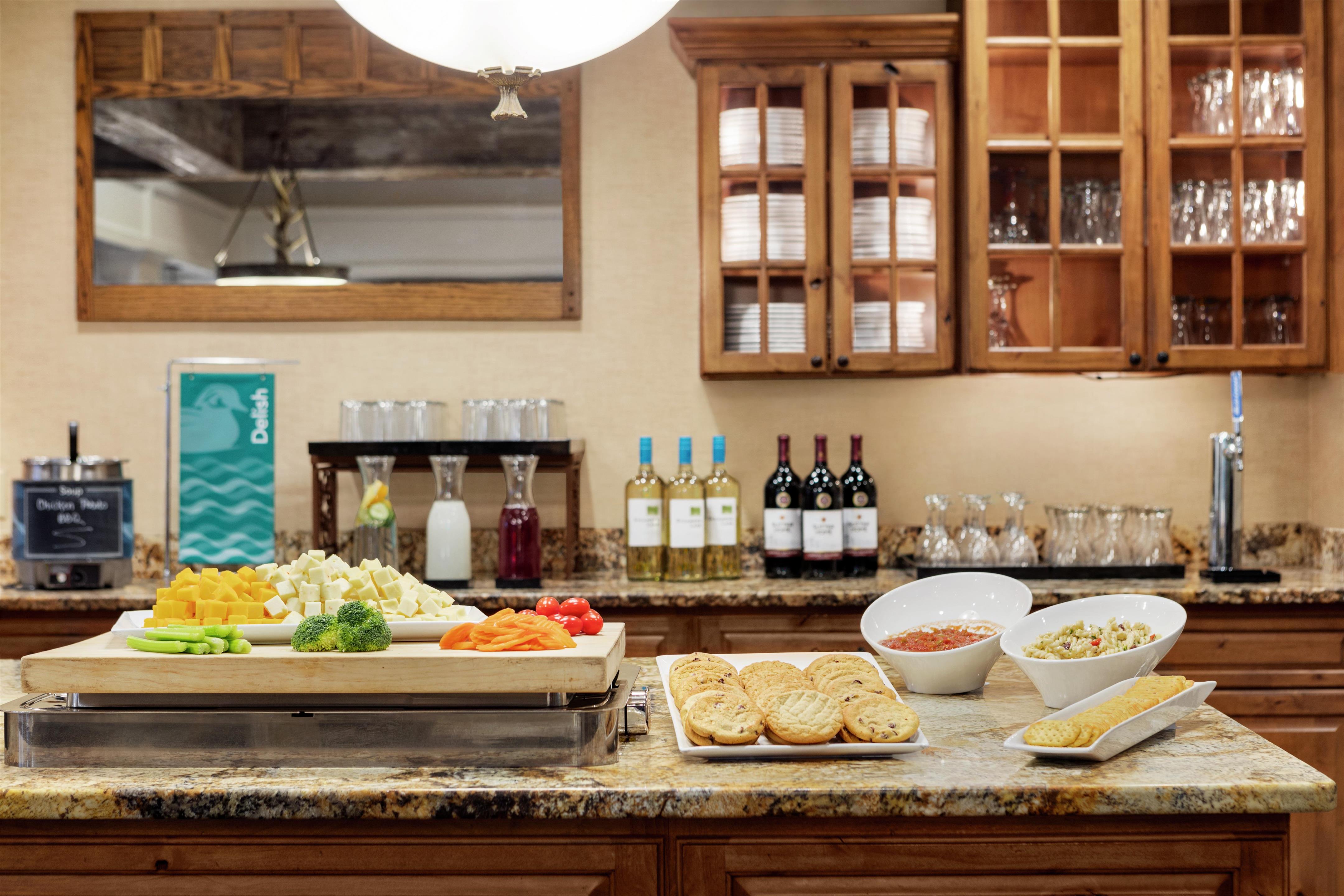 BarLounge | Homewood Suites by Hilton Syracuse/Liverpool