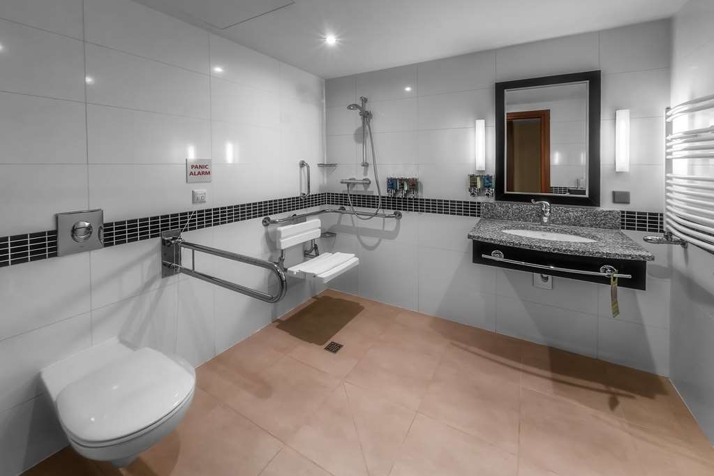 Hampton by Hilton Swinoujscie Room Type - QUEEN ACCESSIBLE ROOM NS