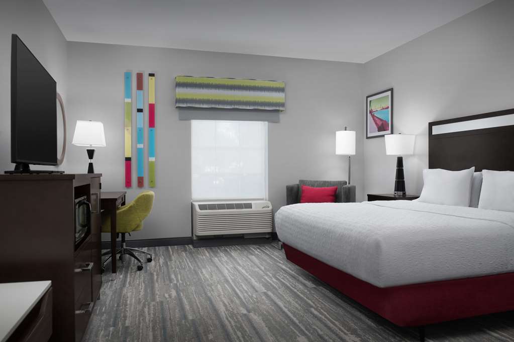 HAMPTON INN STATESBORO GA Room Type - 1 KNG ACC ROLLIN SHWR NS