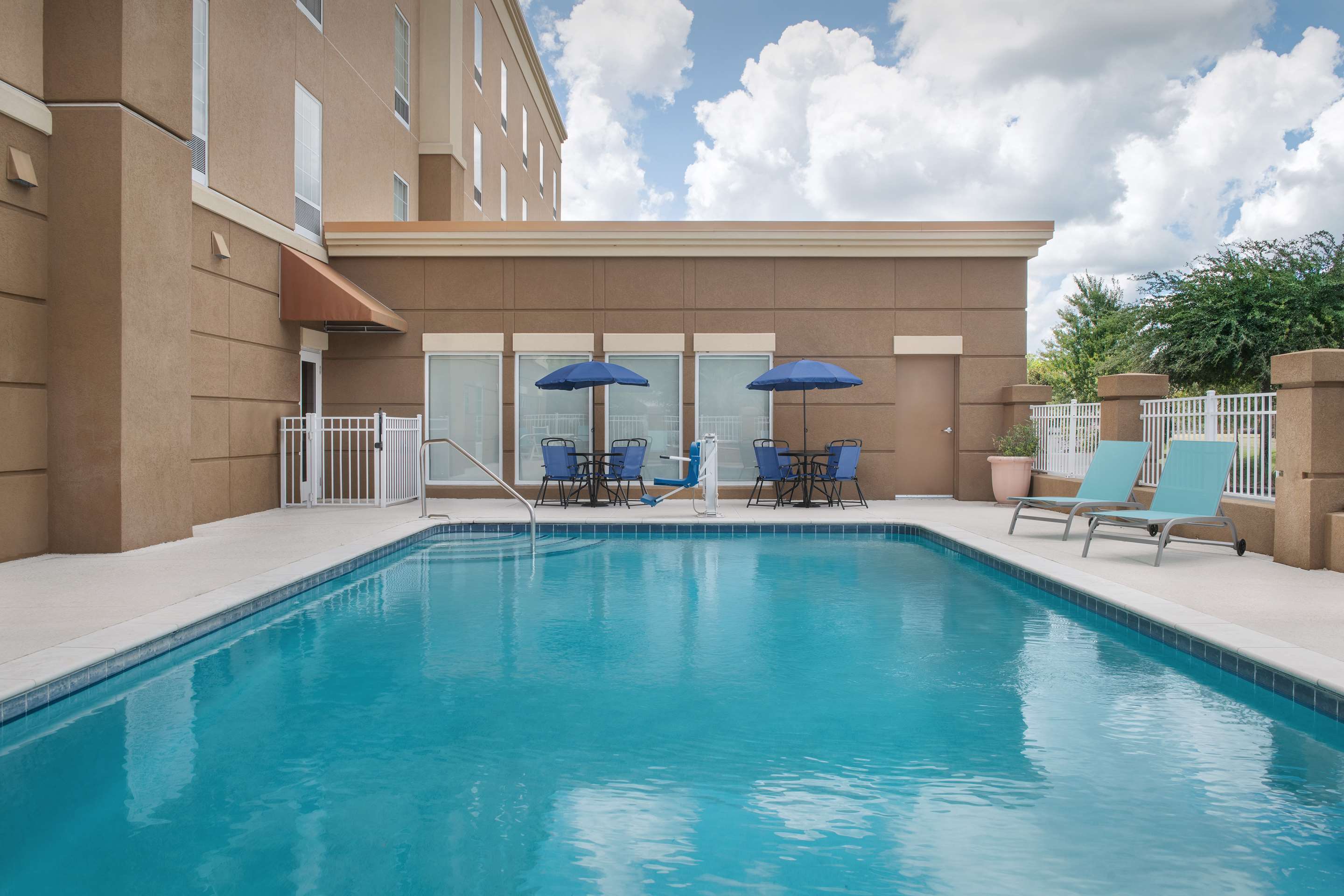 Pool | Hampton Inn Statesboro