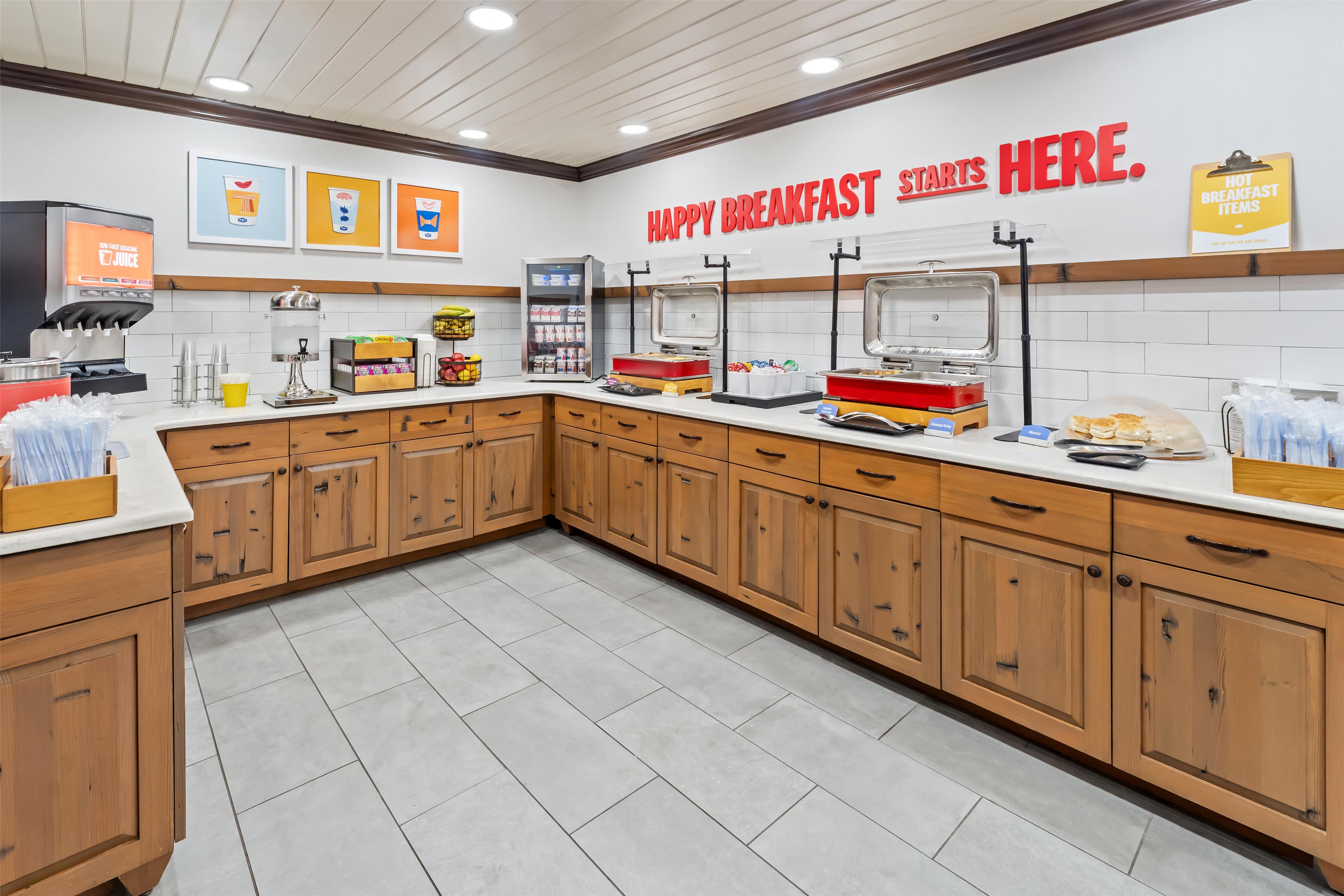 Breakfast Area | Hampton Inn & Suites Tifton