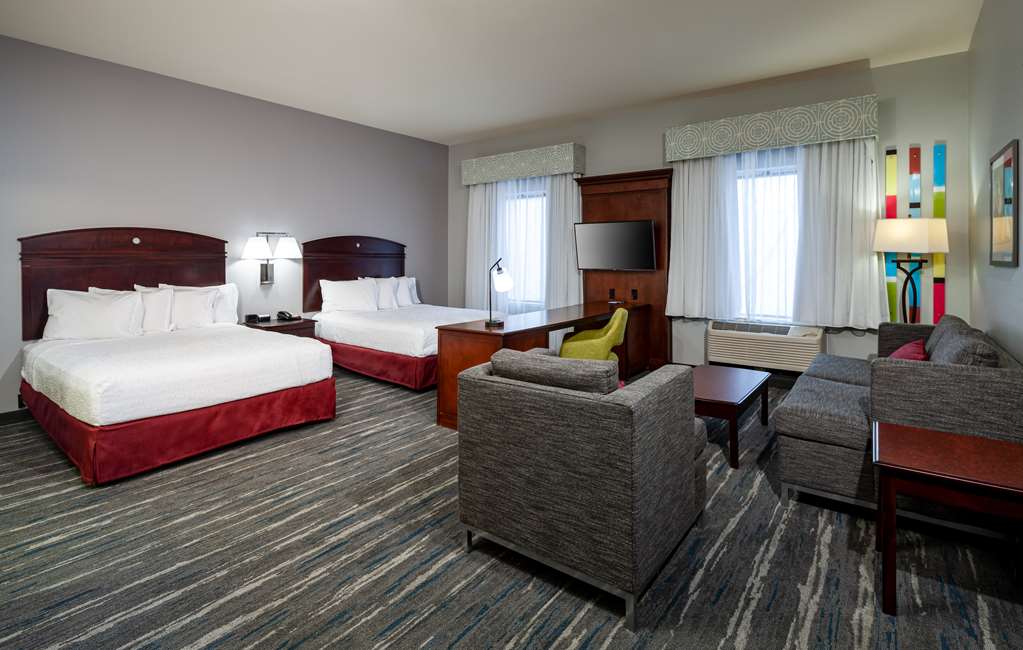 Hampton Inn and Suites Texarkana, TX-guestroom-Guest Room,On-Site.jpg