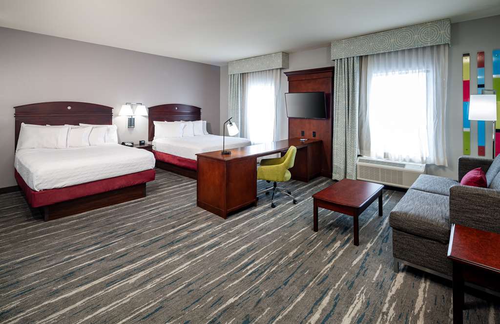 Hampton Inn & Suites by Hilton Texarkana Room Type - 1RMSUITE 2-QNS  NSMKG