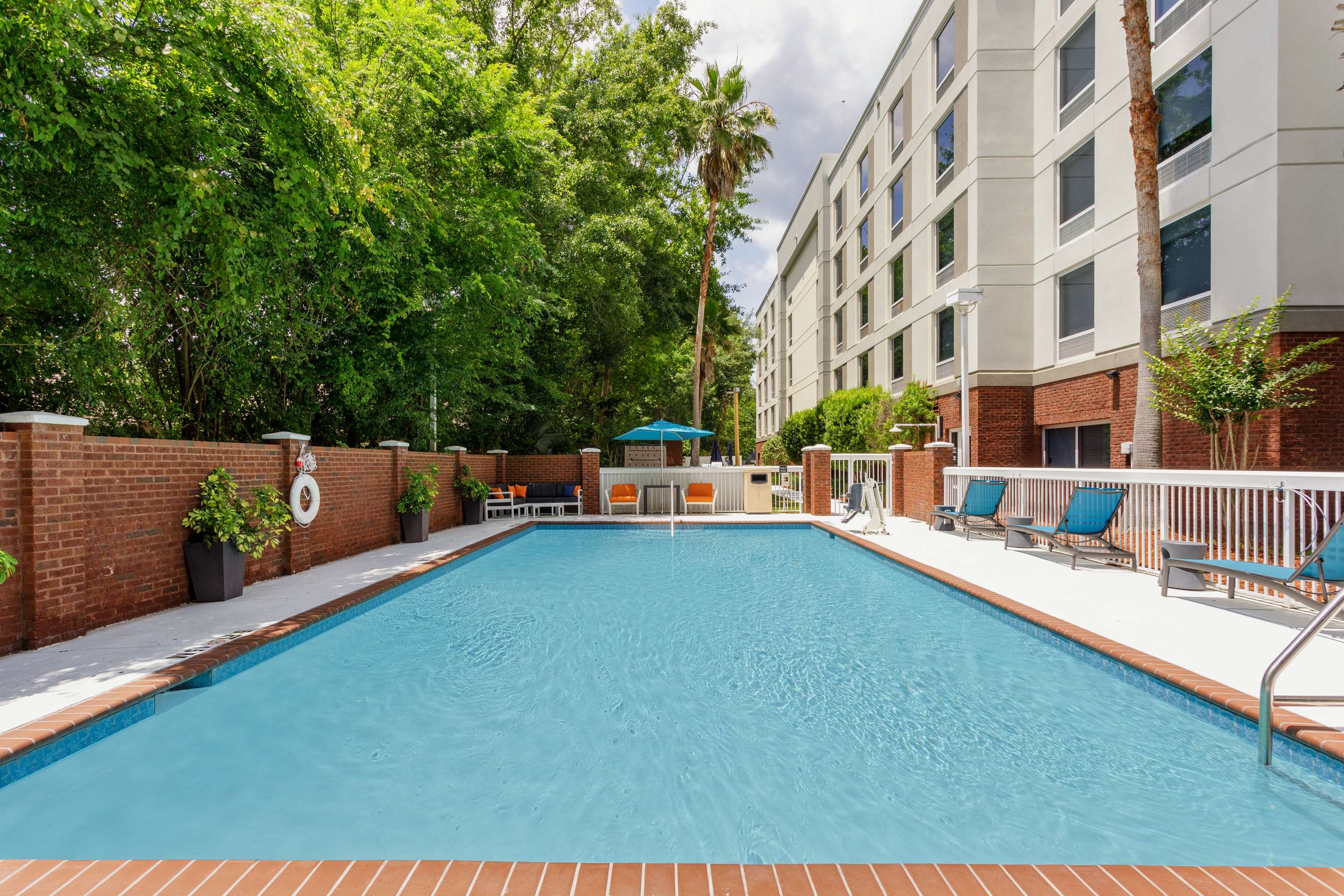 Pool | Hampton Inn & Suites Tallahassee I-10/Thomasville Road, FL