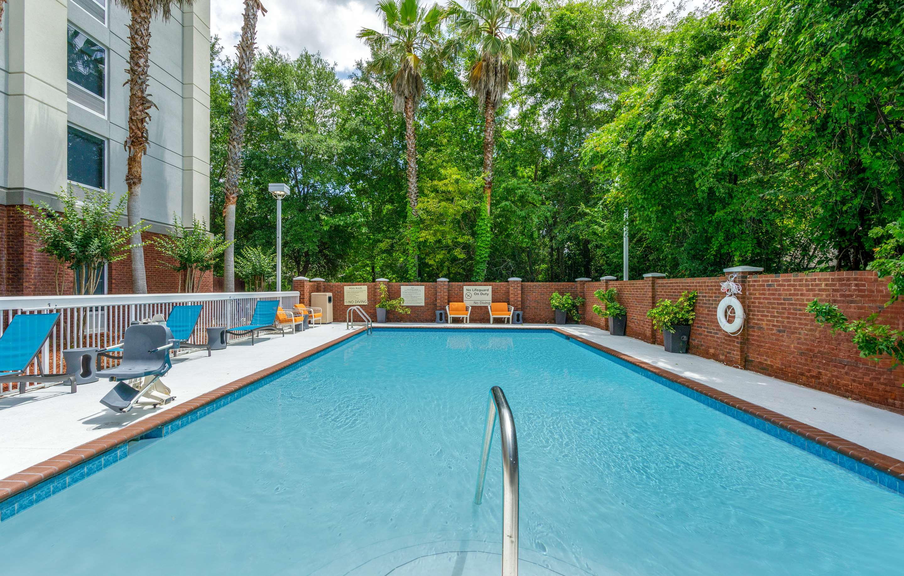 Pool | Hampton Inn & Suites Tallahassee I-10/Thomasville Road, FL