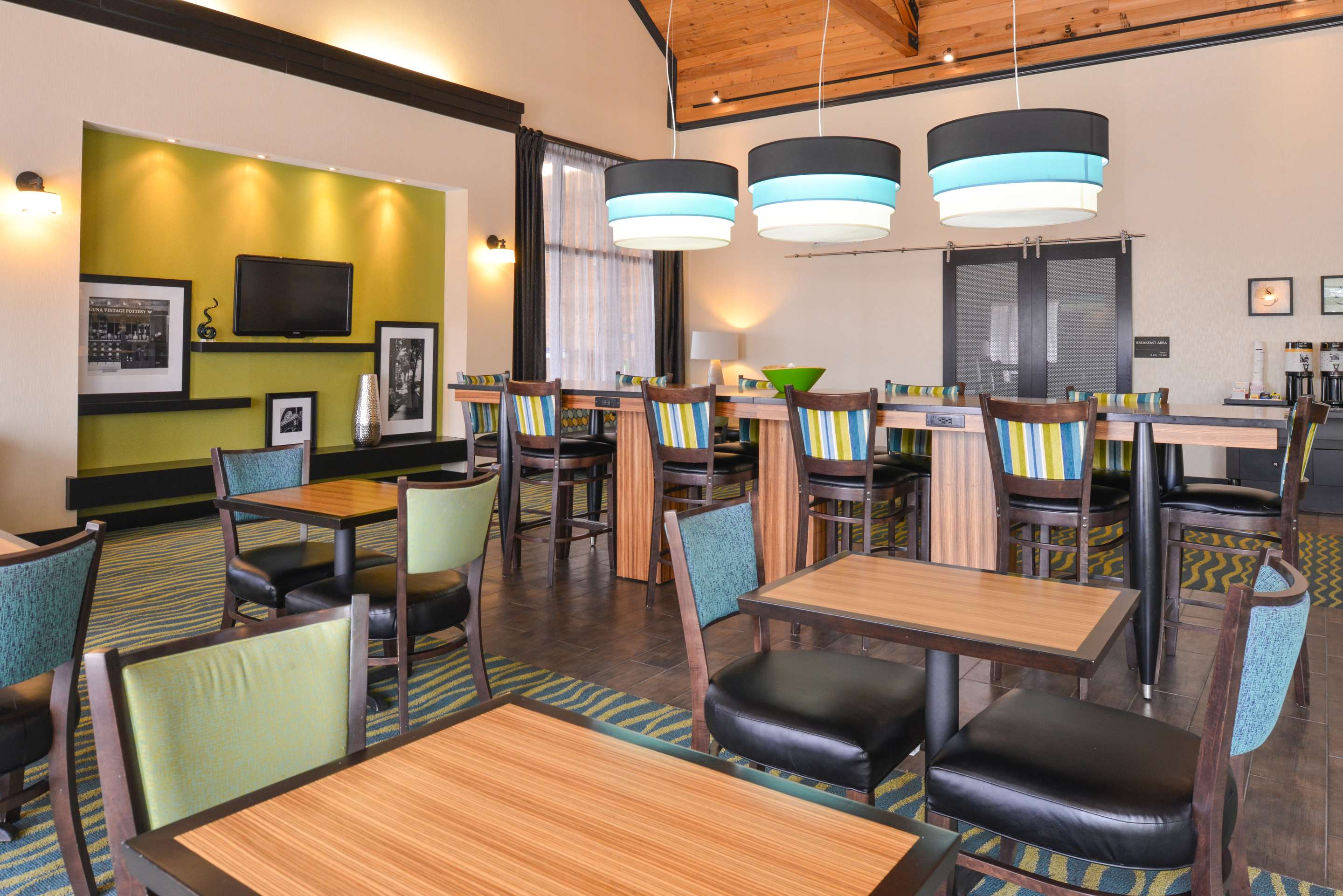 Lobby | Hampton Inn & Suites Toledo-North
