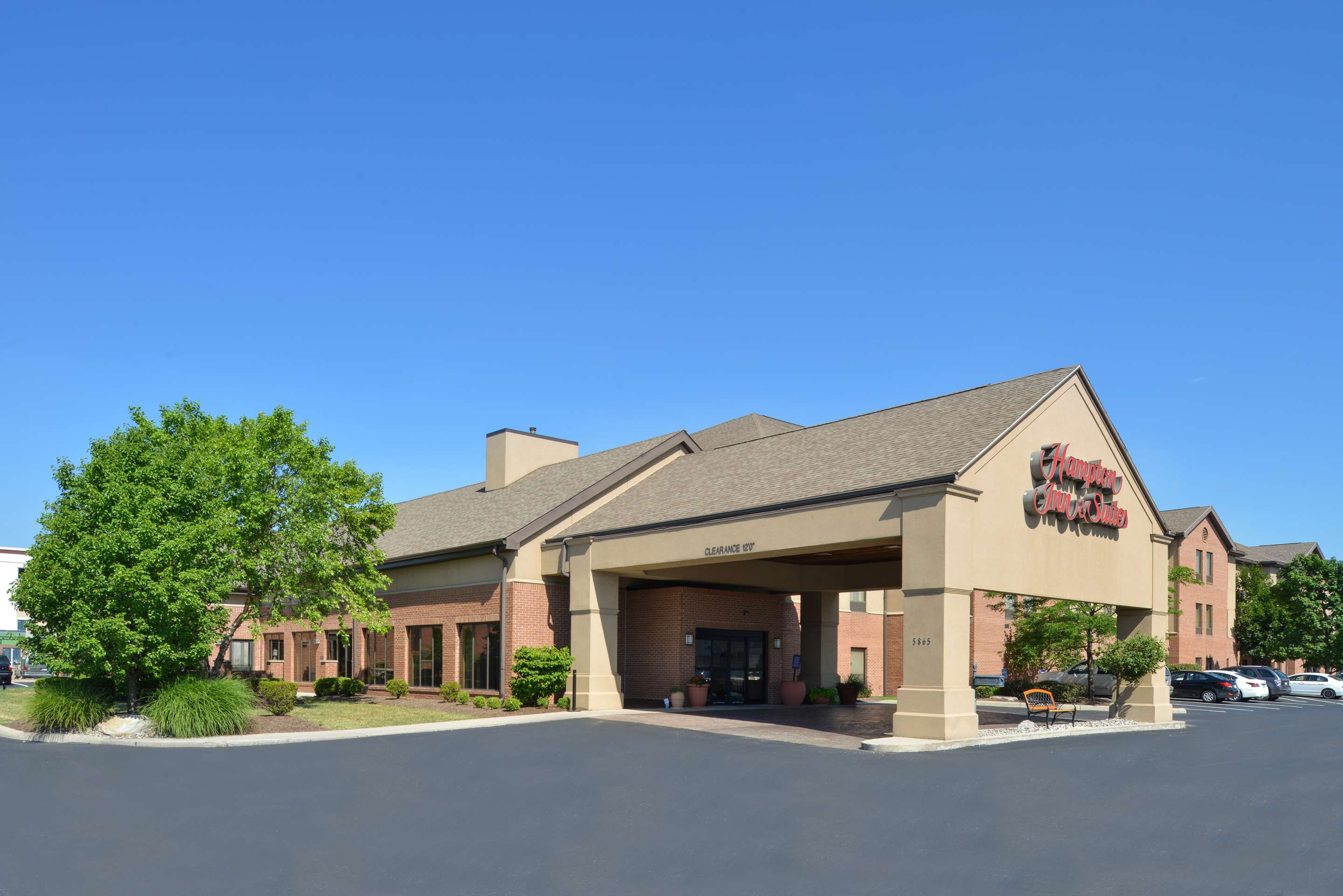 Exterior | Hampton Inn & Suites Toledo-North