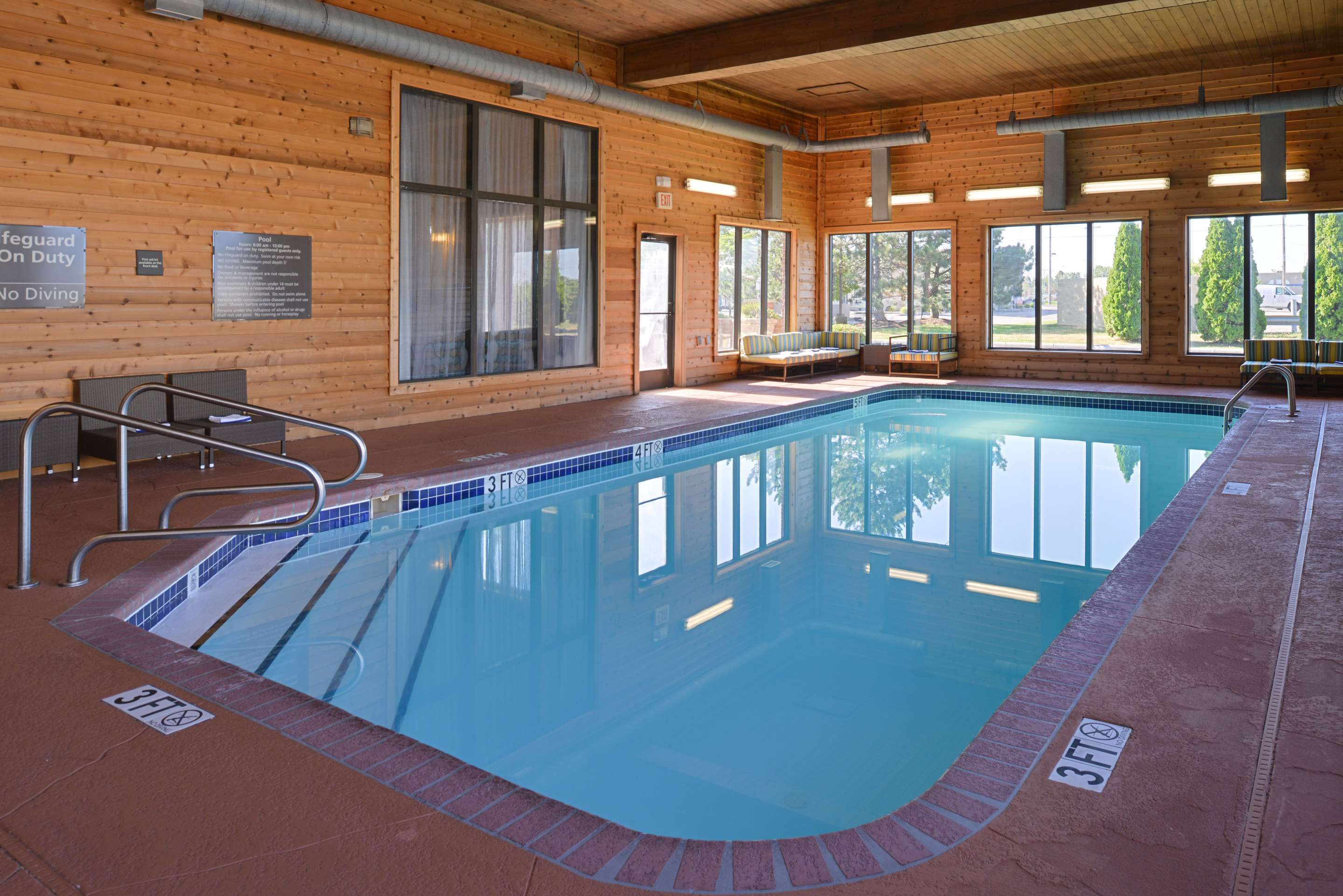 Pool | Hampton Inn & Suites Toledo-North