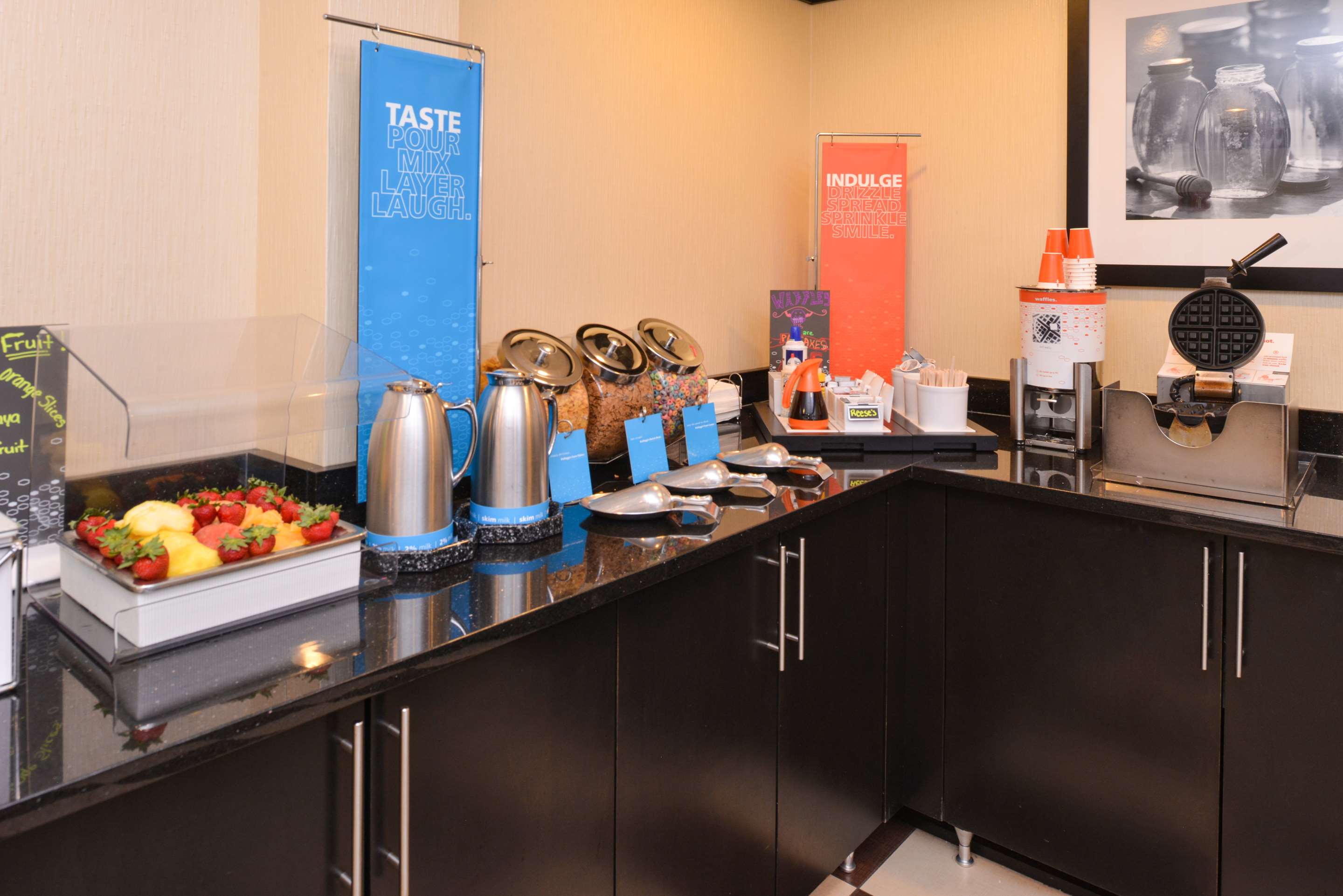 Restaurant | Hampton Inn & Suites Toledo-North