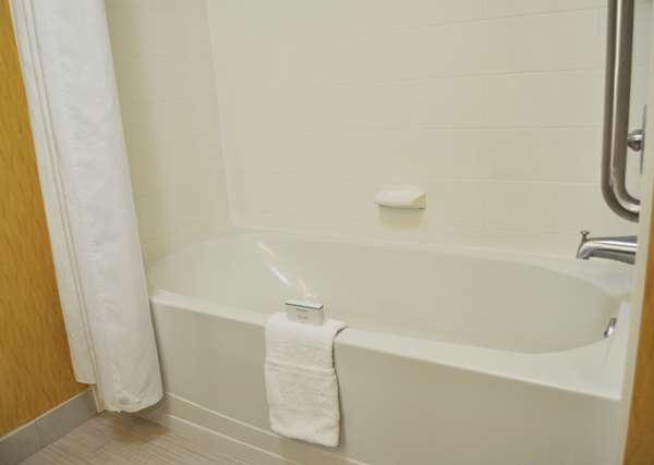  - Hampton Inn & Suites Westgate Toledo - I-475, Exit 17