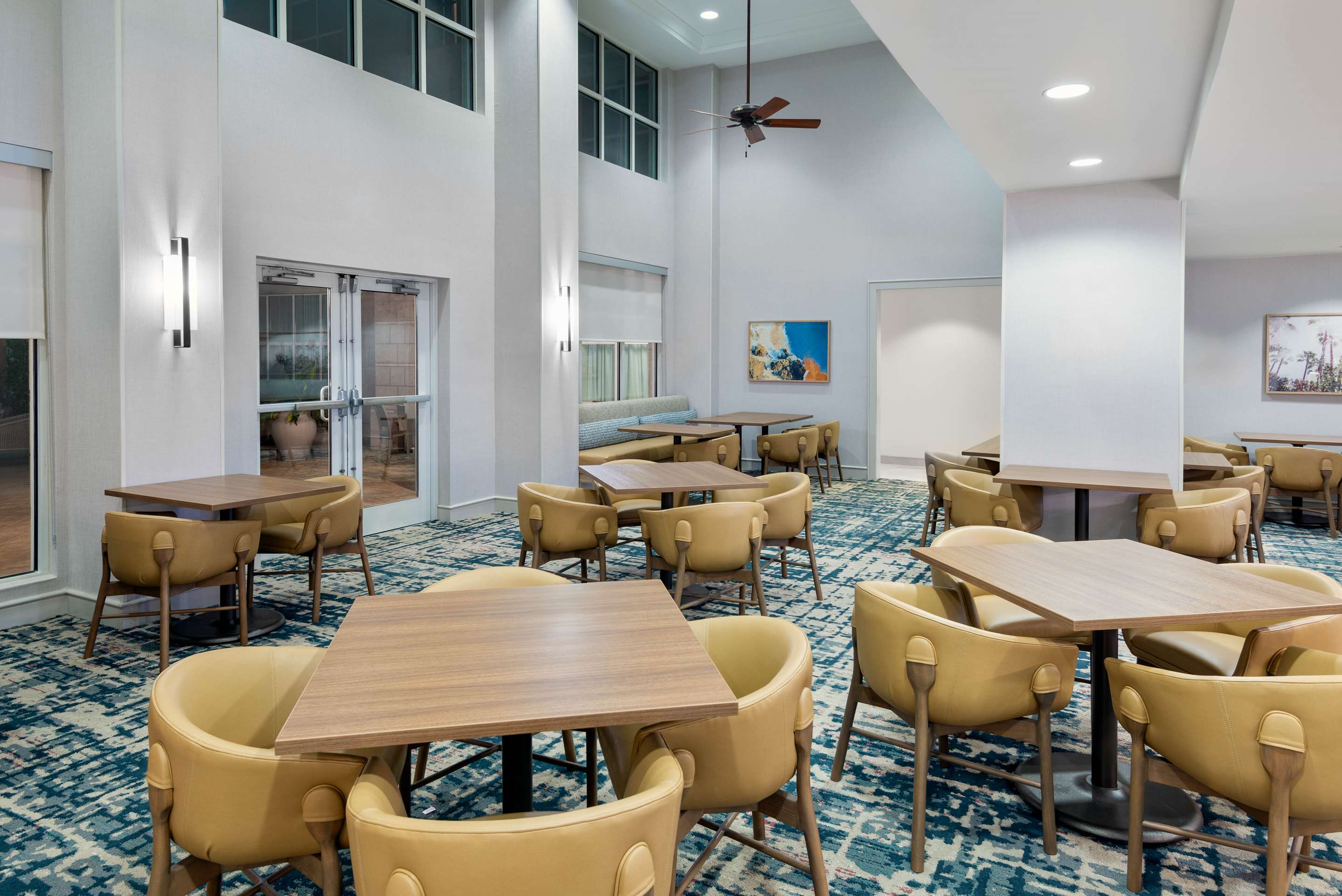 Breakfast Area | Homewood Suites Tampa Airport
