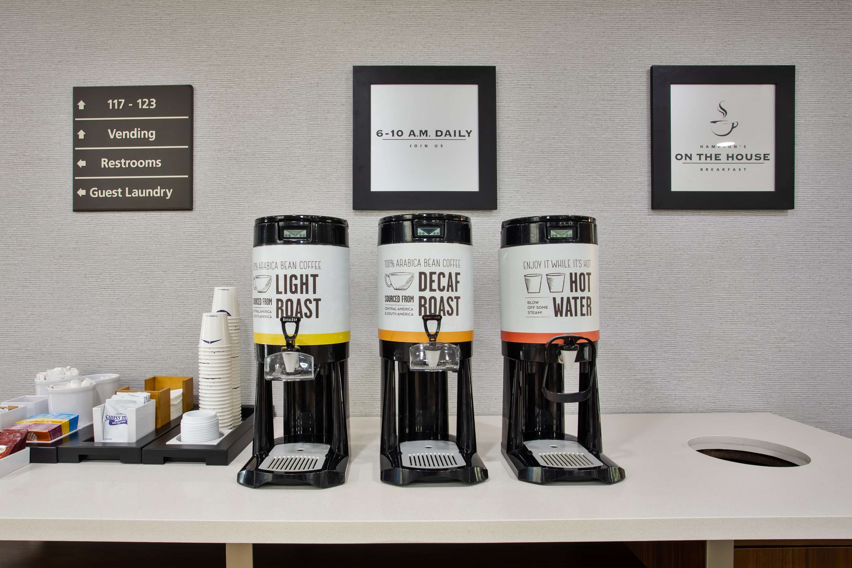 Restaurant | Hampton Inn & Suites Tampa East (Casino Area)