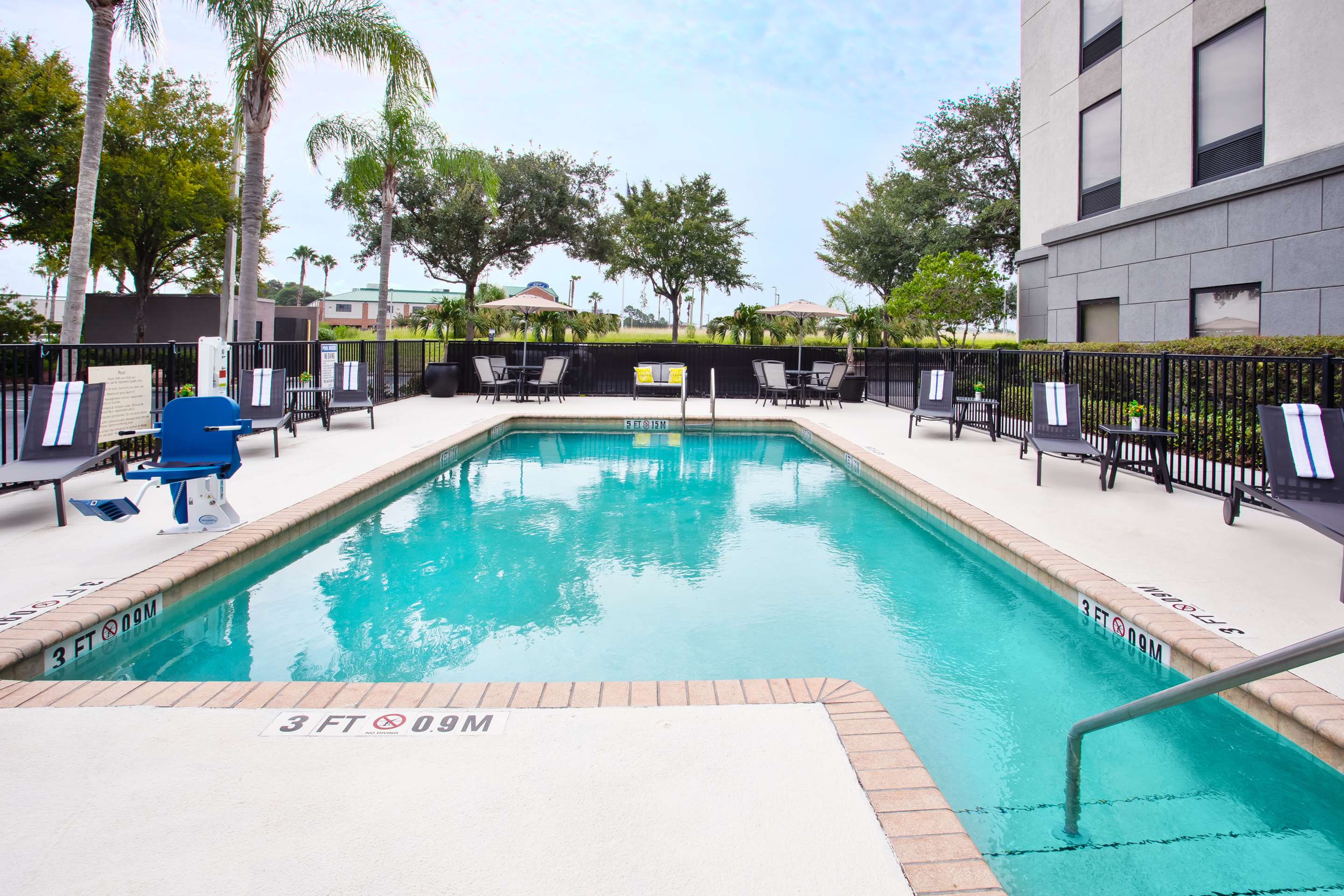 Pool | Hampton Inn & Suites Tampa East (Casino Area)