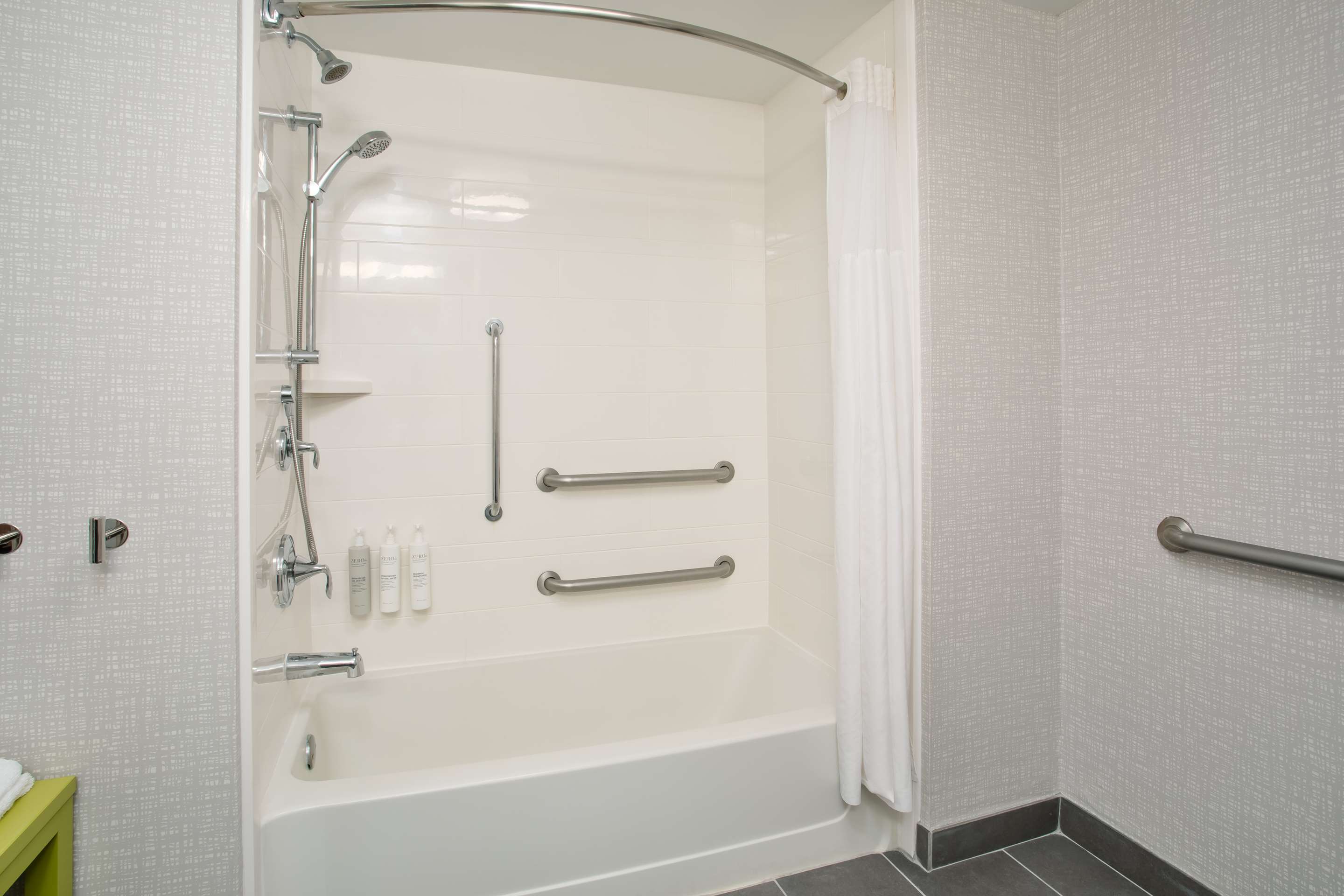 Guest room bath