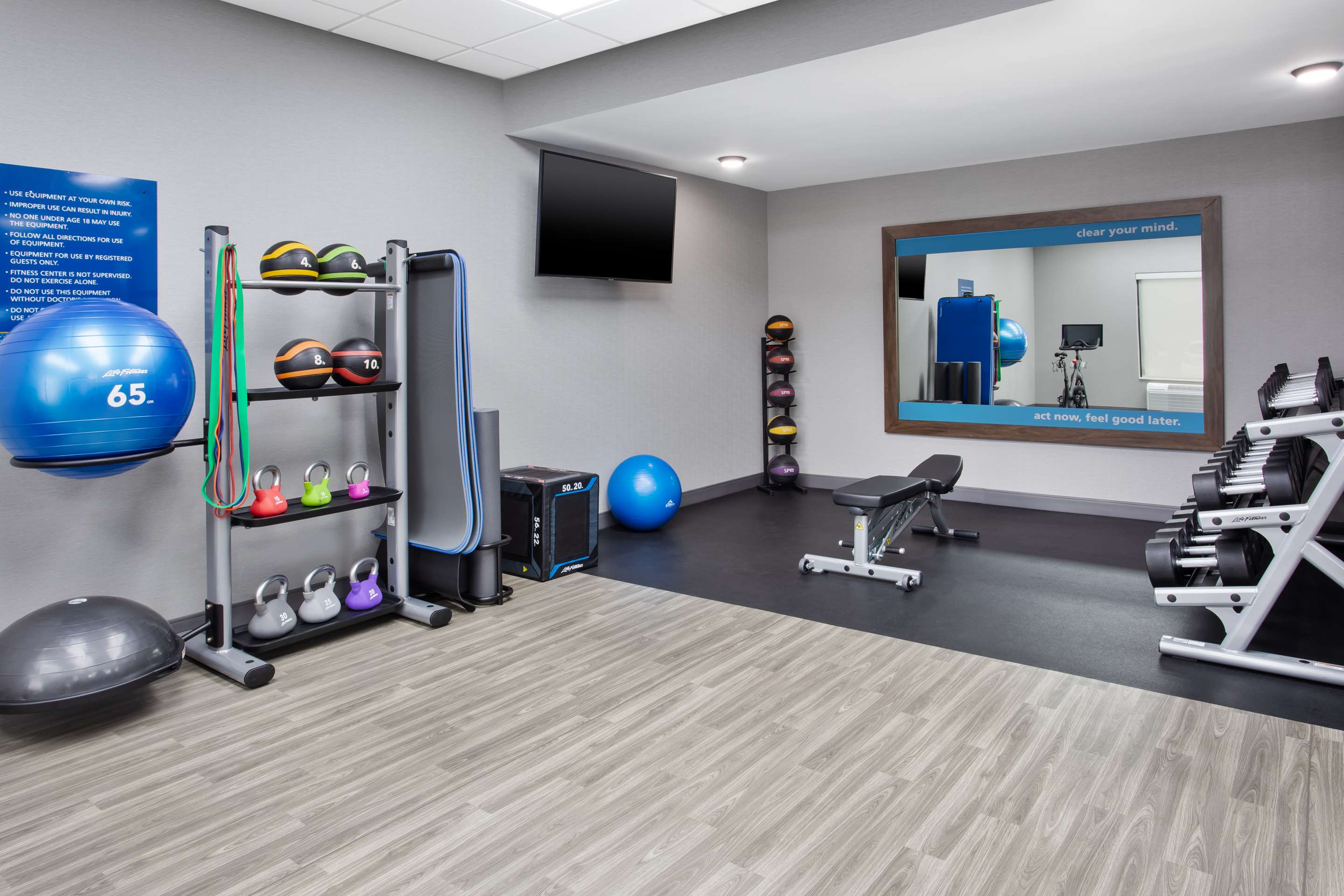 Health club fitness center gym | Hampton Inn & Suites Tampa East (Casino Area)