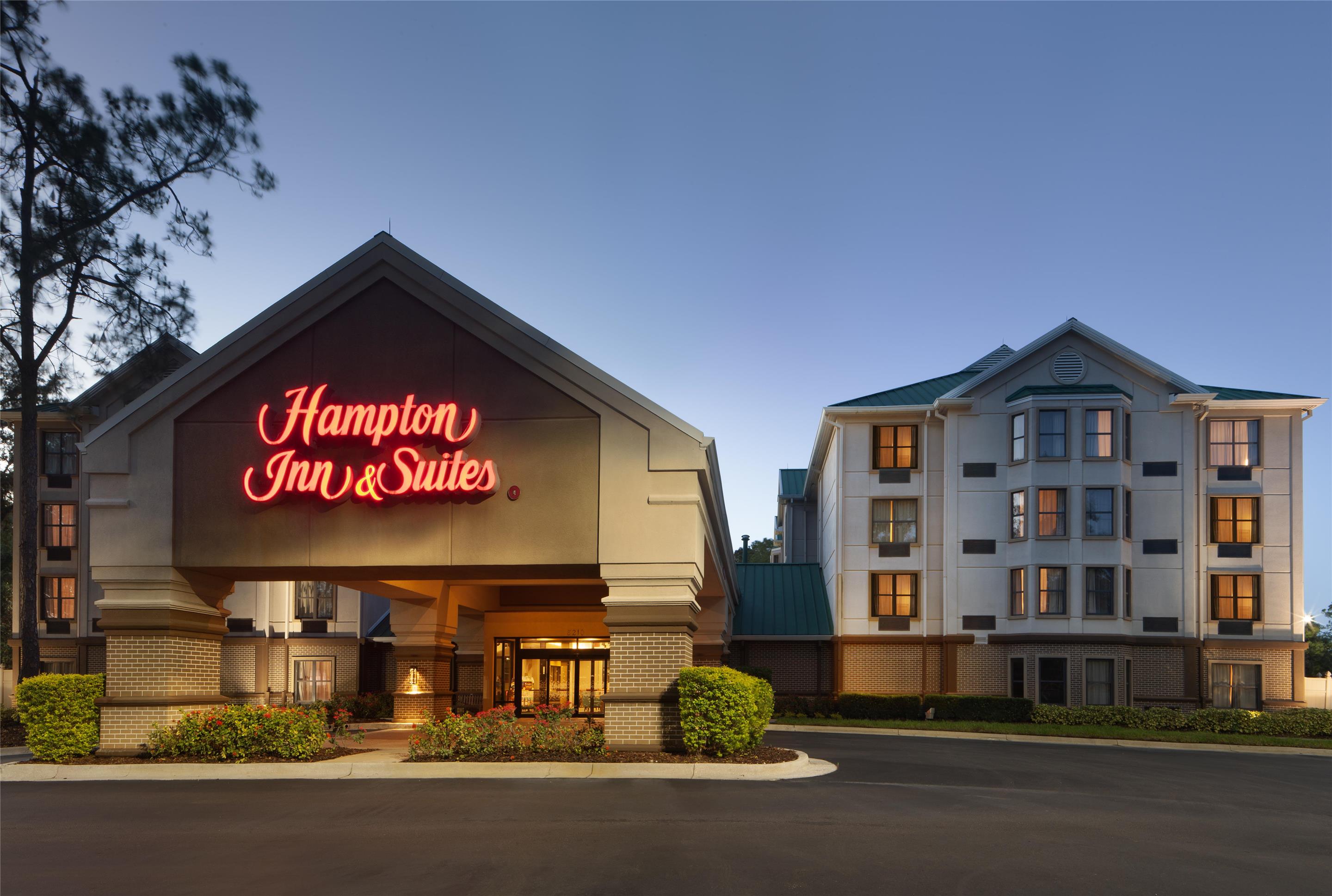 Exterior | Hampton Inn & Suites Tampa-North