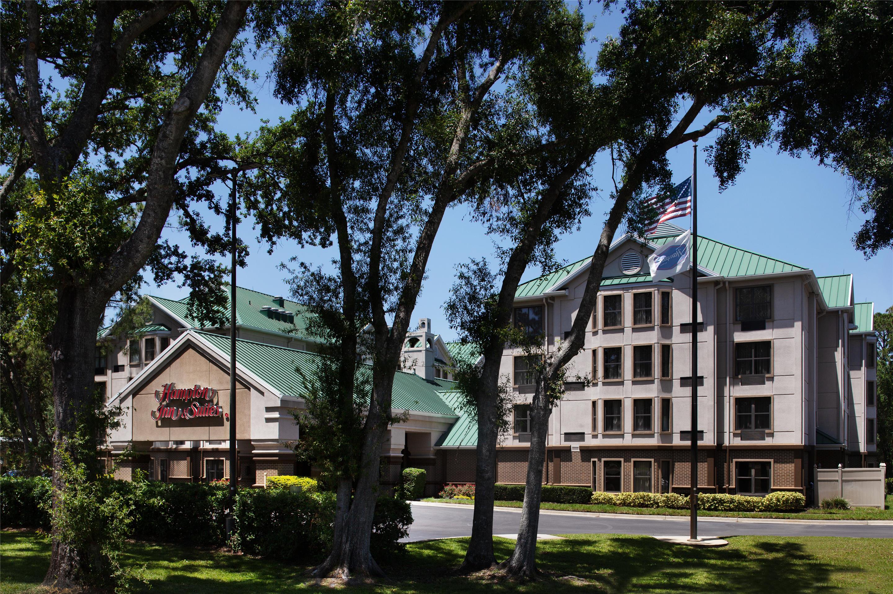 Exterior | Hampton Inn & Suites Tampa-North