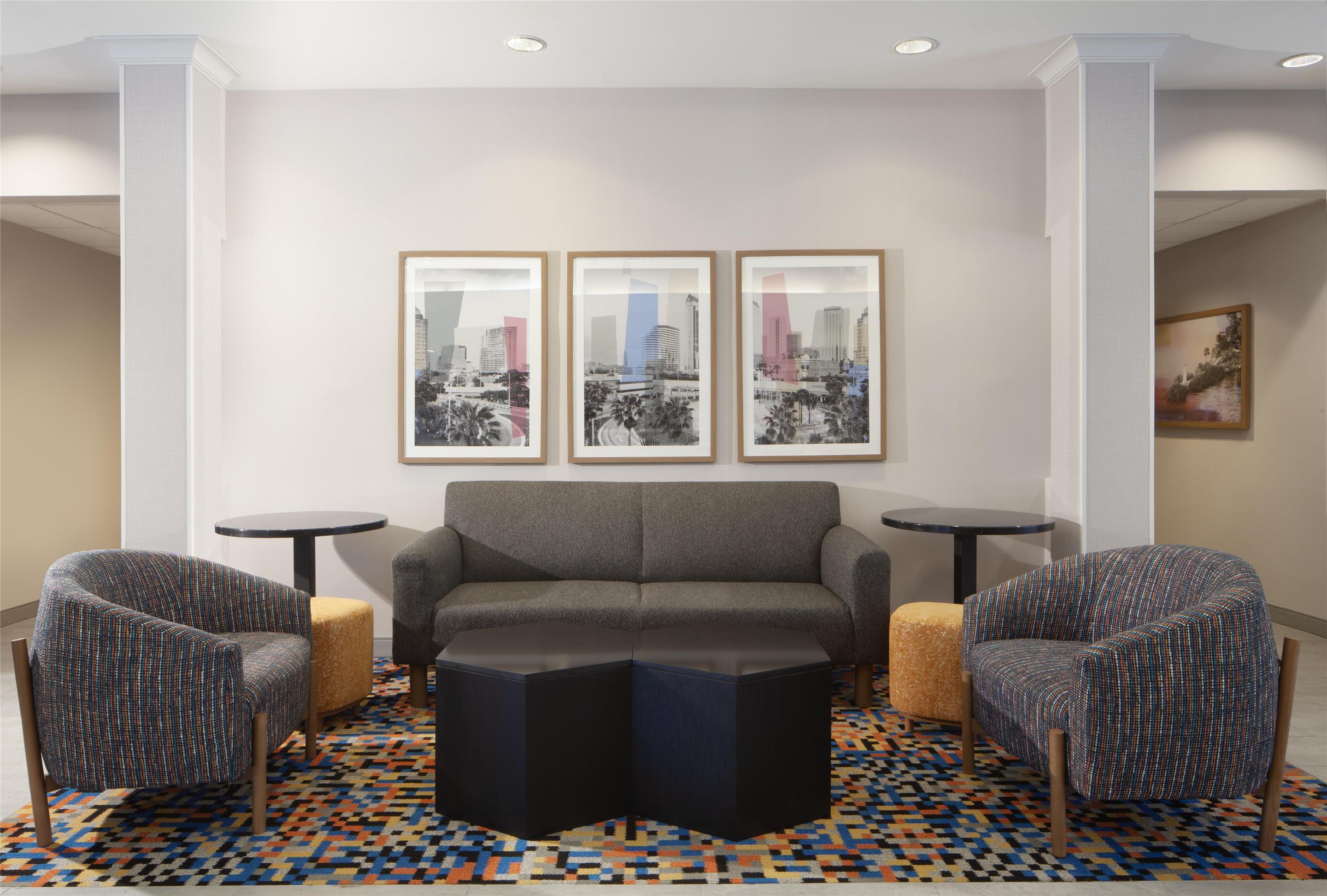 Lobby | Hampton Inn & Suites Tampa-North