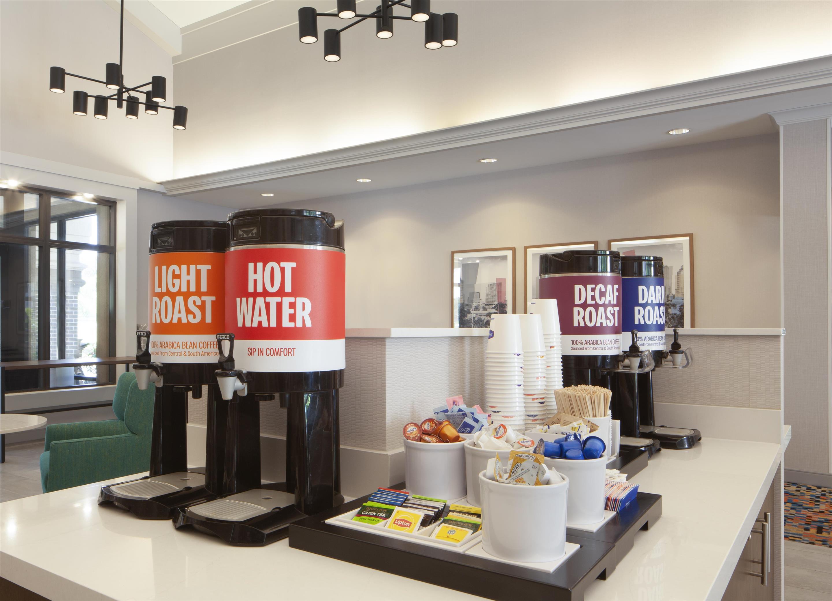 Restaurant | Hampton Inn & Suites Tampa-North