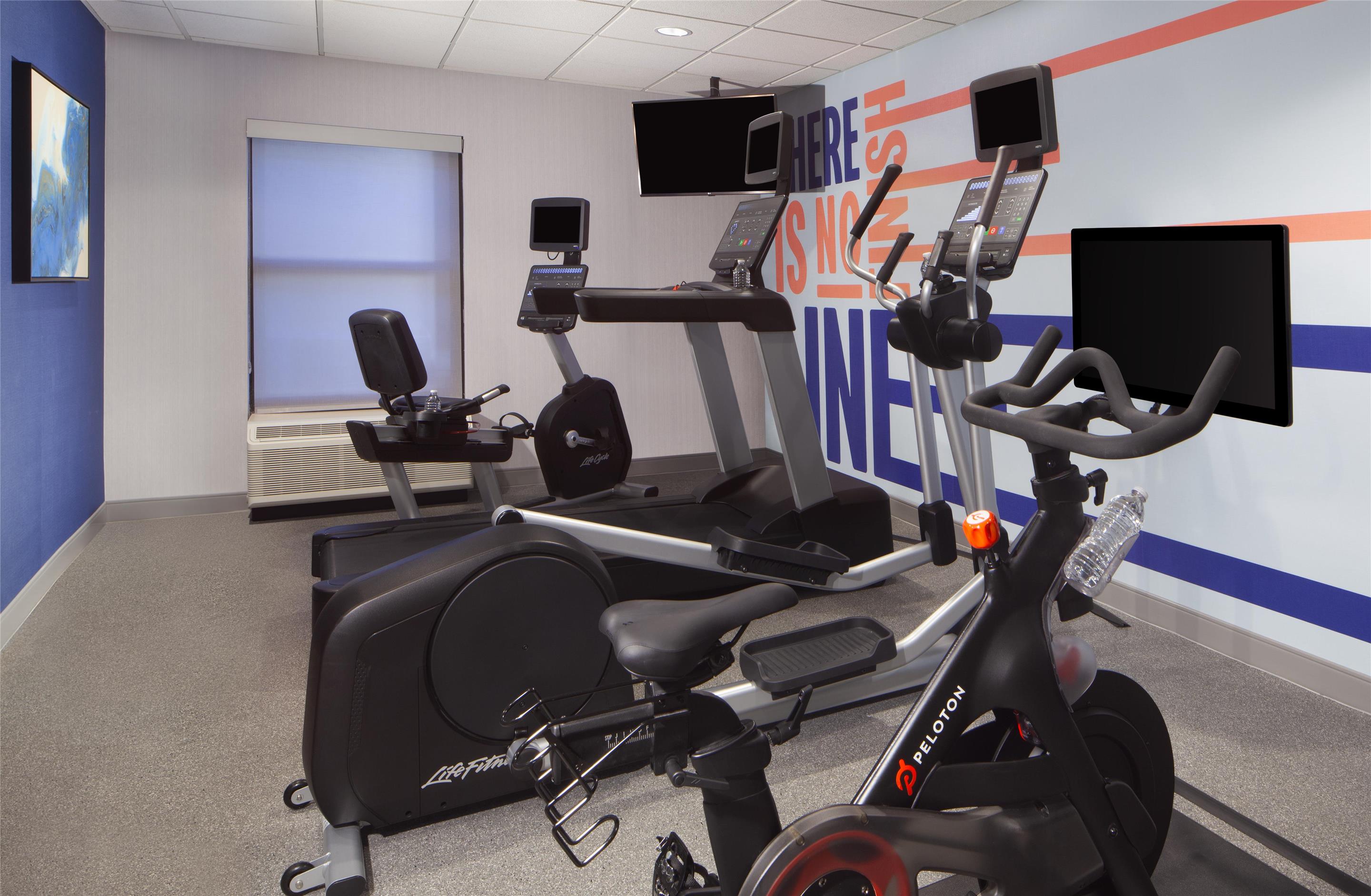 Health club fitness center gym | Hampton Inn & Suites Tampa-North