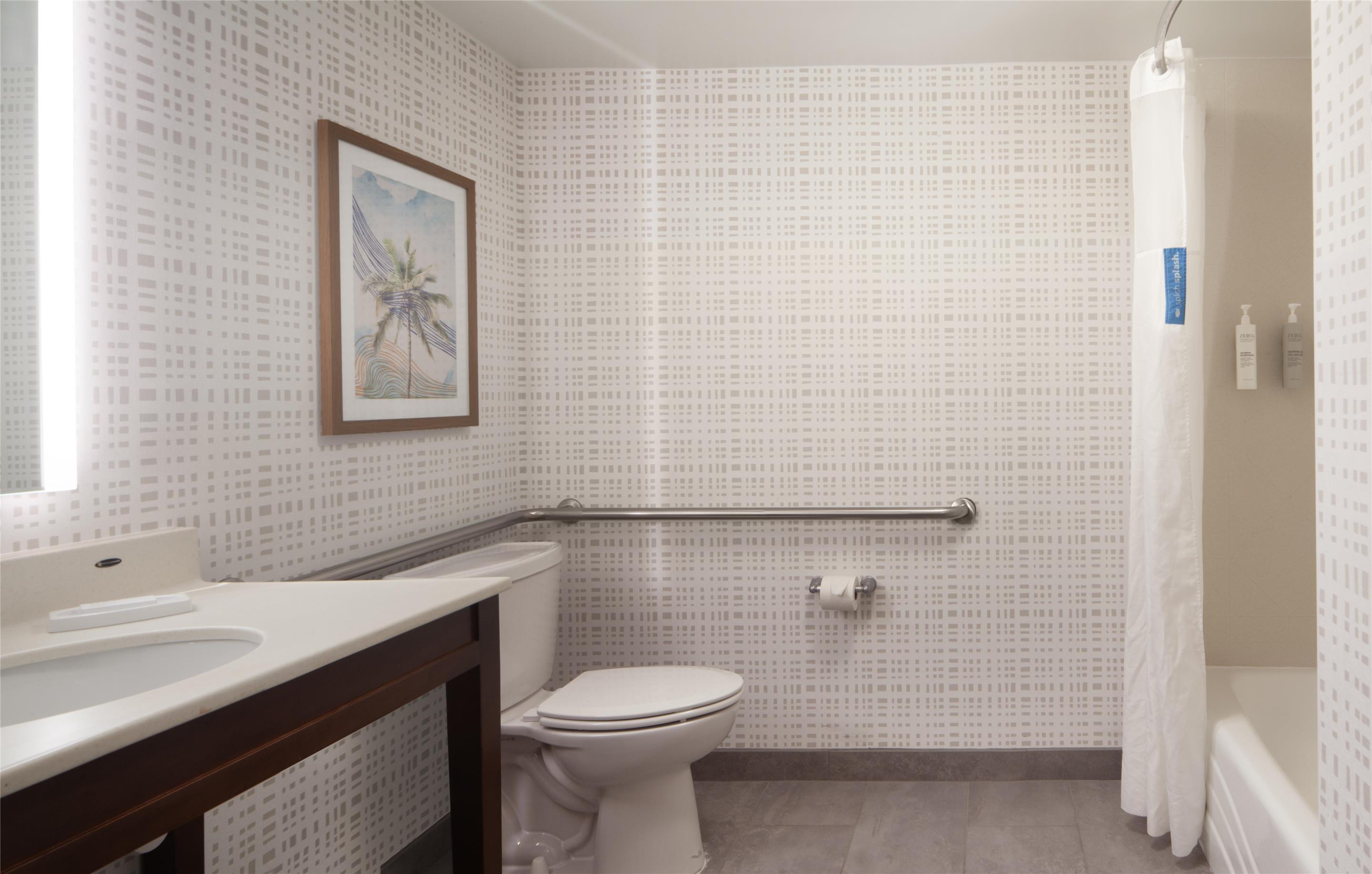 Guest room bath