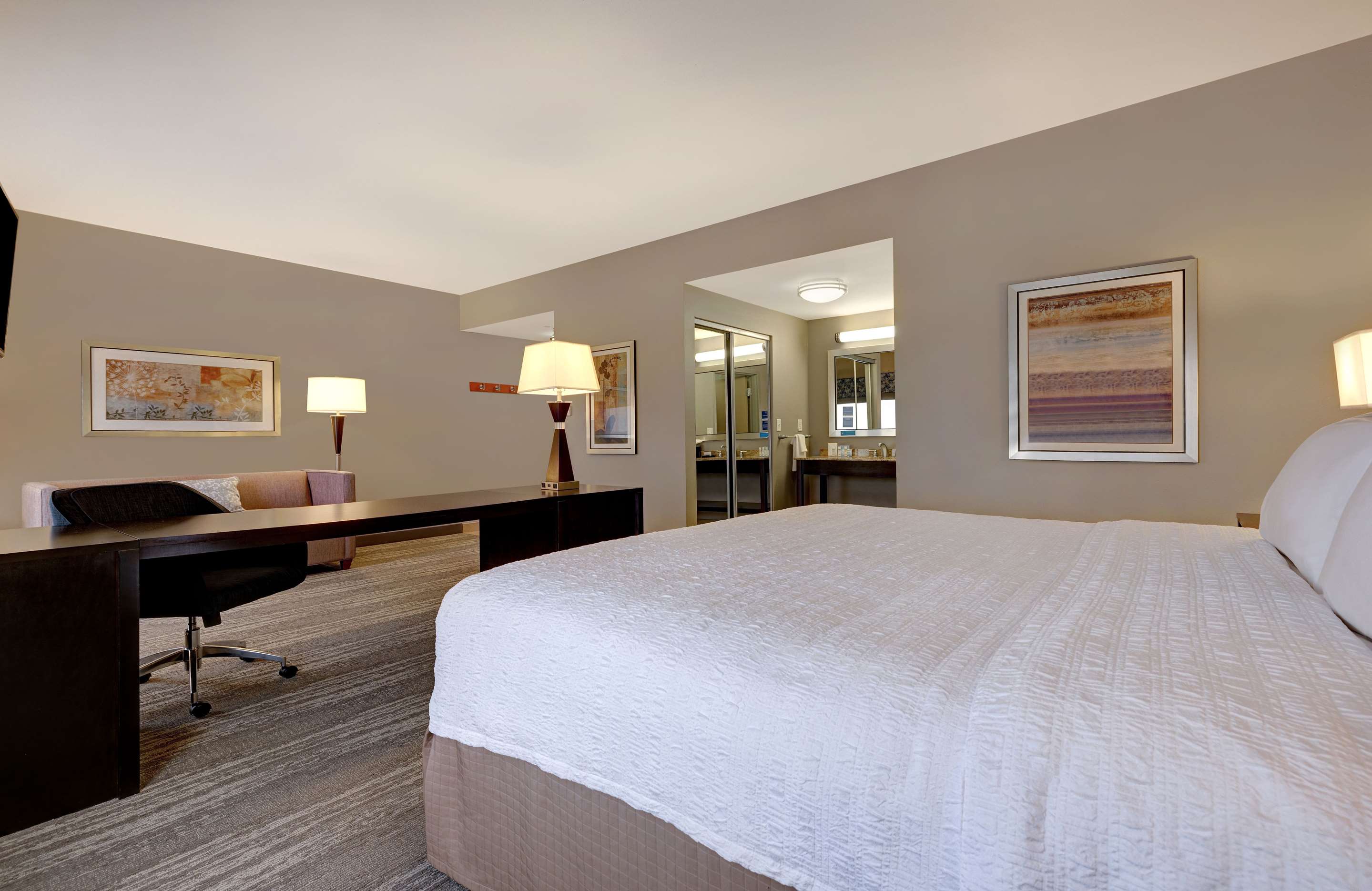 Guest room