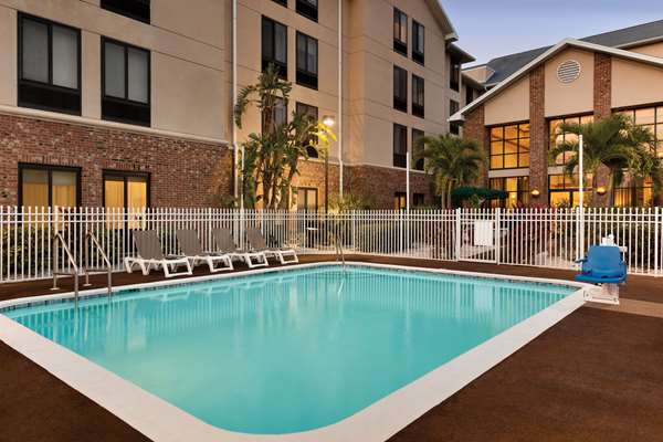 Pool - Hampton Inn & Suites Tarpon Springs