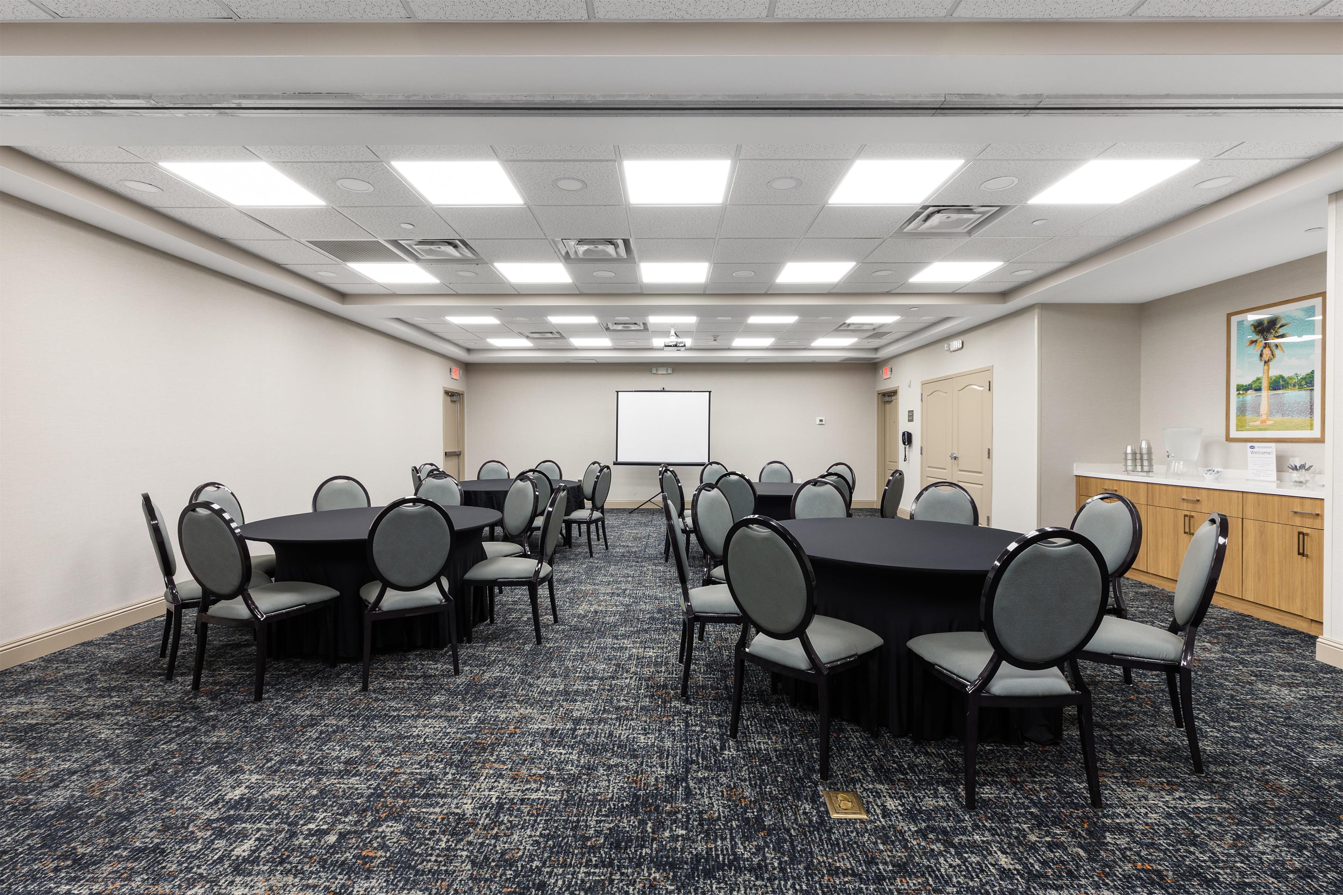 Meeting Room | Hampton Inn & Suites Tampa-Wesley Chapel