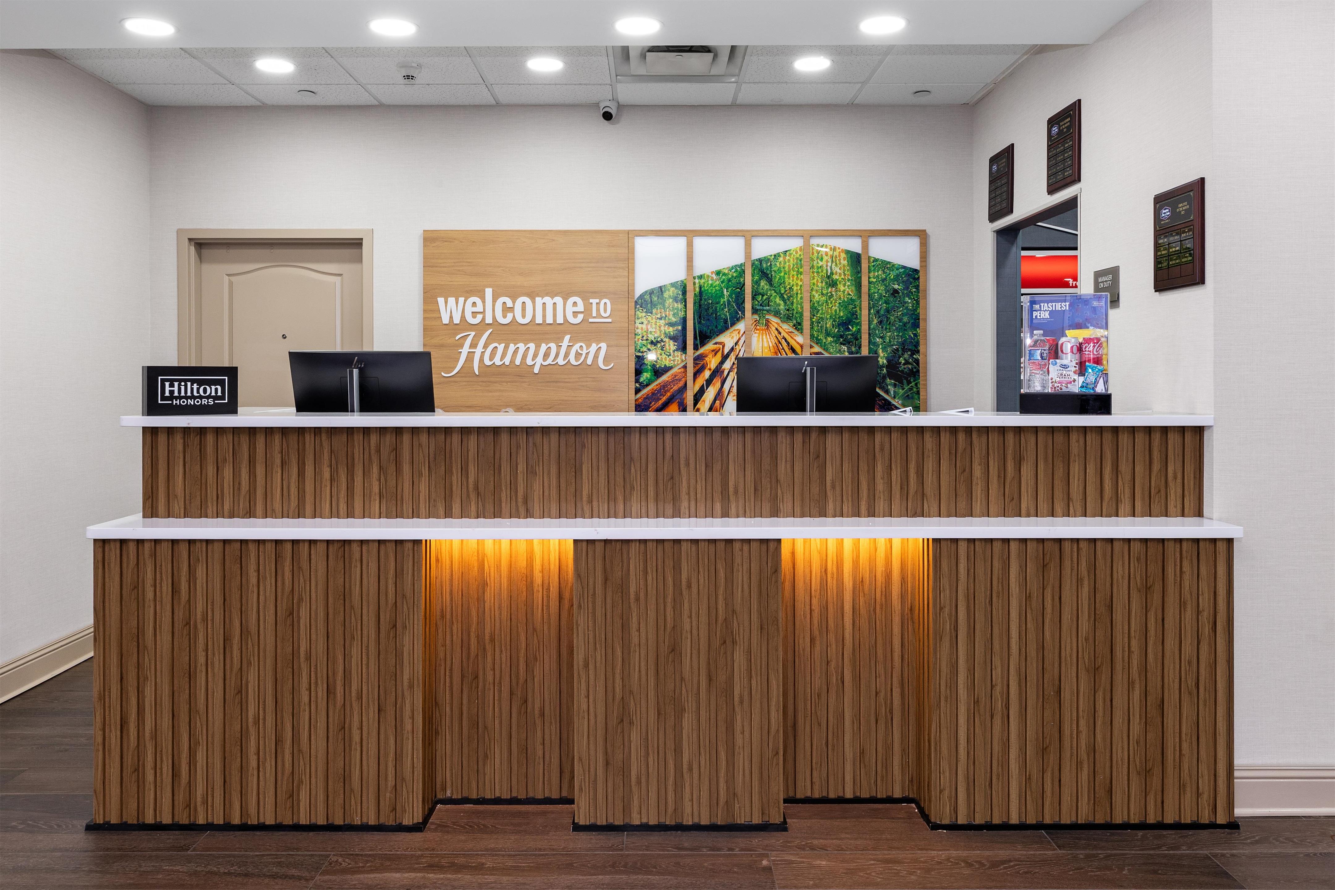 Reception | Hampton Inn & Suites Tampa-Wesley Chapel