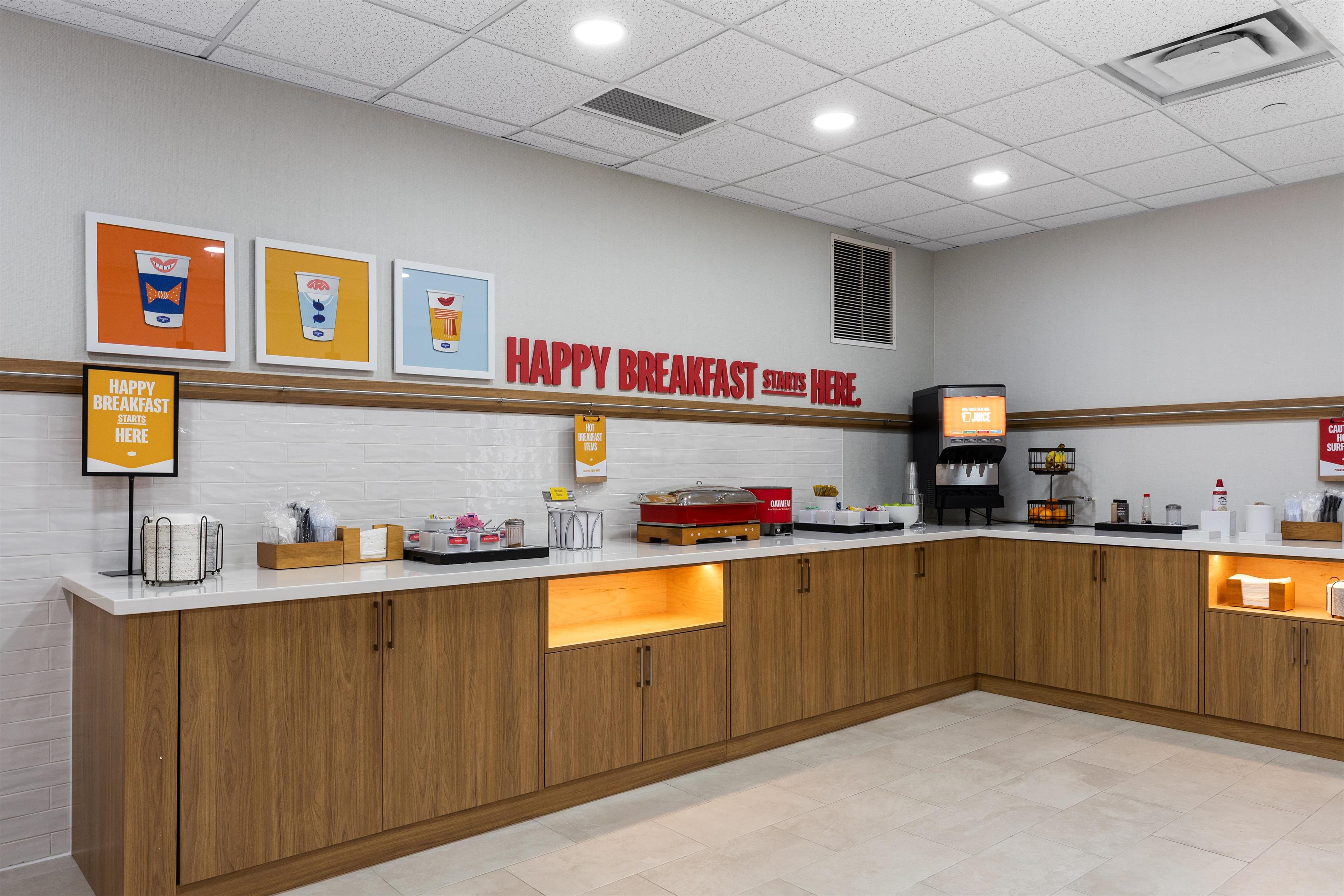 Breakfast Area | Hampton Inn & Suites Tampa-Wesley Chapel