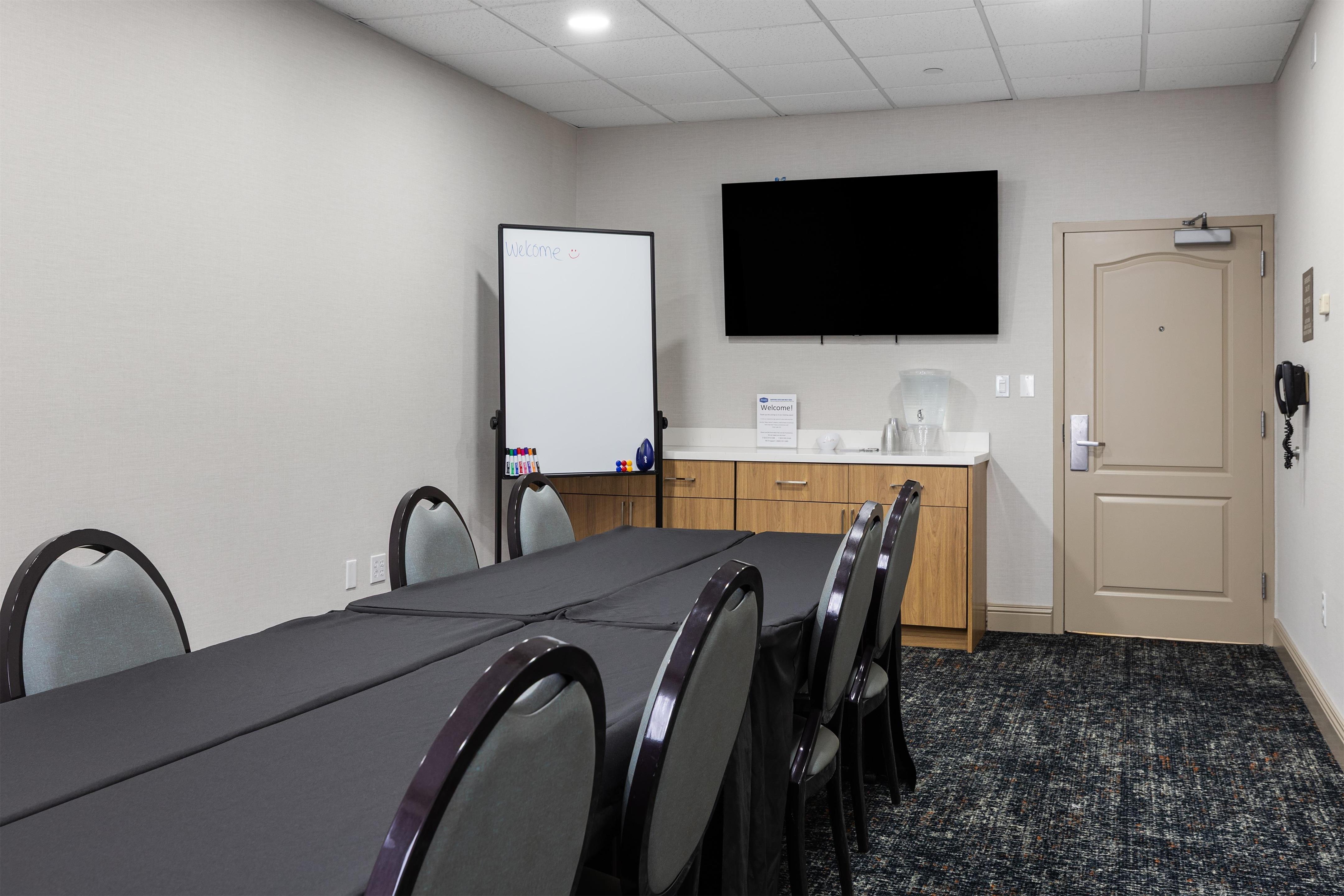 Meeting Room | Hampton Inn & Suites Tampa-Wesley Chapel