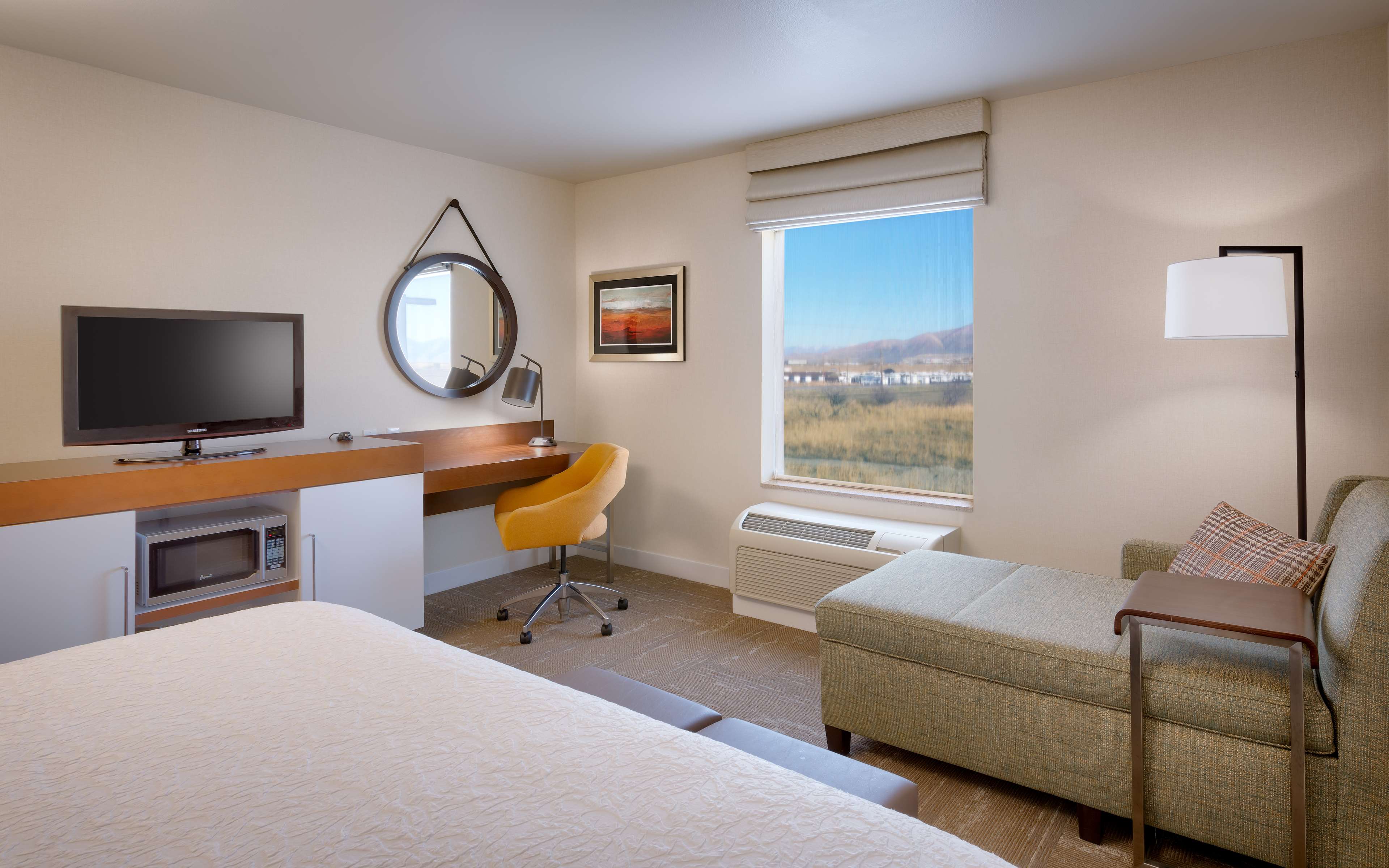 Hampton Inn by Hilton Tremonton Room Type - 1 KING BED NONSMOKING