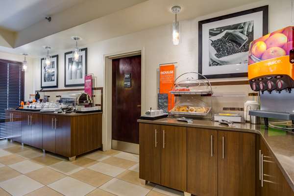 Restaurant - Hampton Inn Johnson City