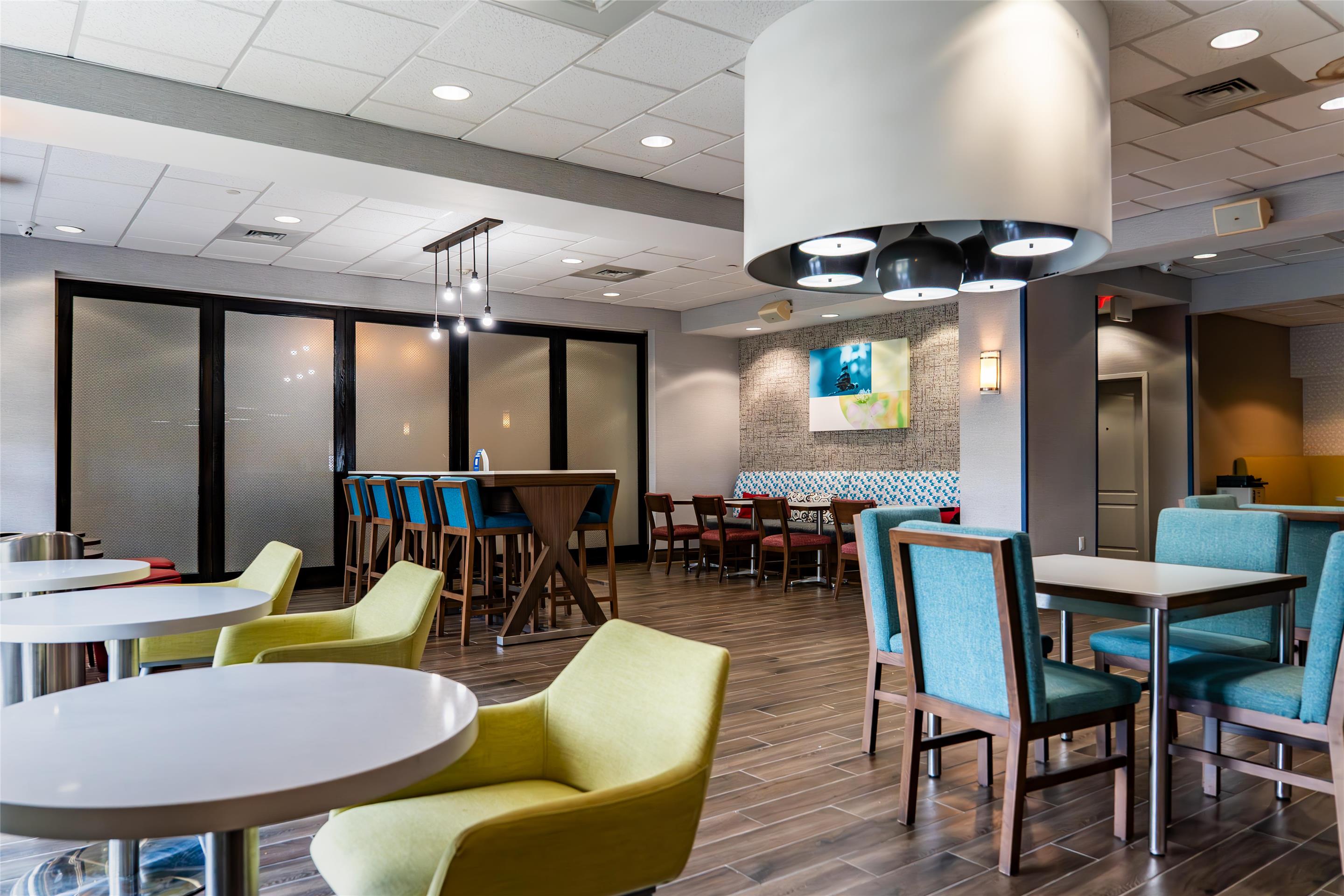 Breakfast Area | Hampton Inn Turnersville (Philadelphia Area)