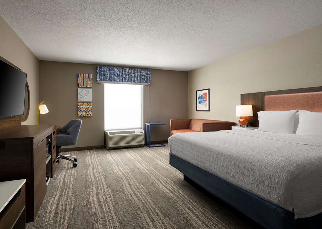 Hampton Inn Troy, OH-guestroom-Guest Room,On-Site.jpg