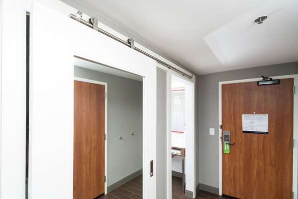  - Hampton Inn Broken Arrow