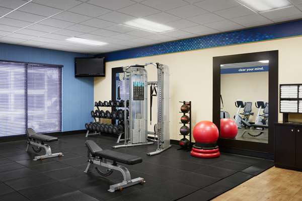 Fitness/ Exercise Room - Hampton Inn & Suites Aquarium Tulsa