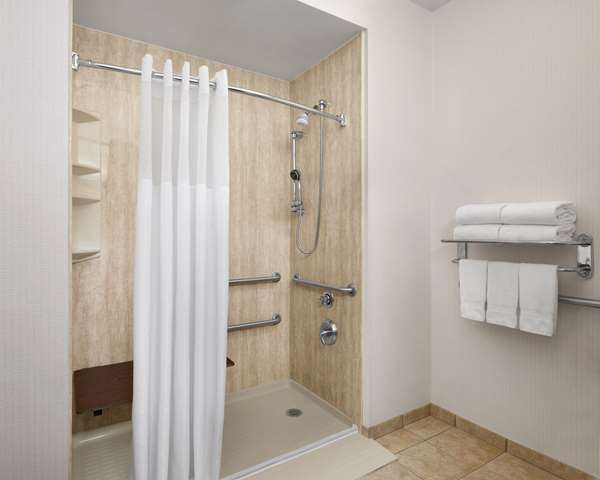  - Hampton Inn & Suites Aquarium Tulsa