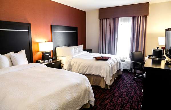  - Hampton Inn & Suites Central Tulsa - I-44, Exit 231