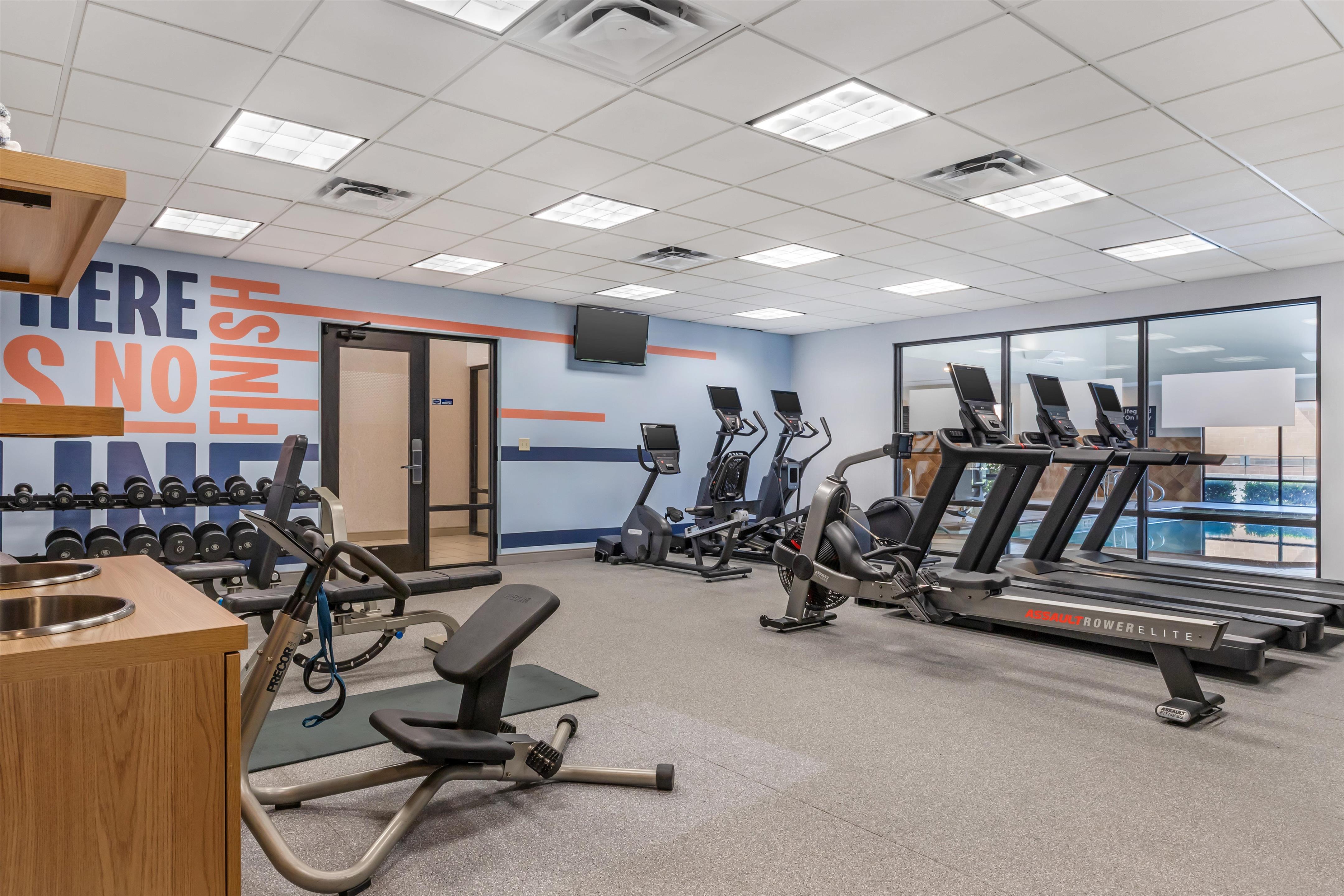 Health club fitness center gym | Hampton Inn & Suites Tulsa/Catoosa